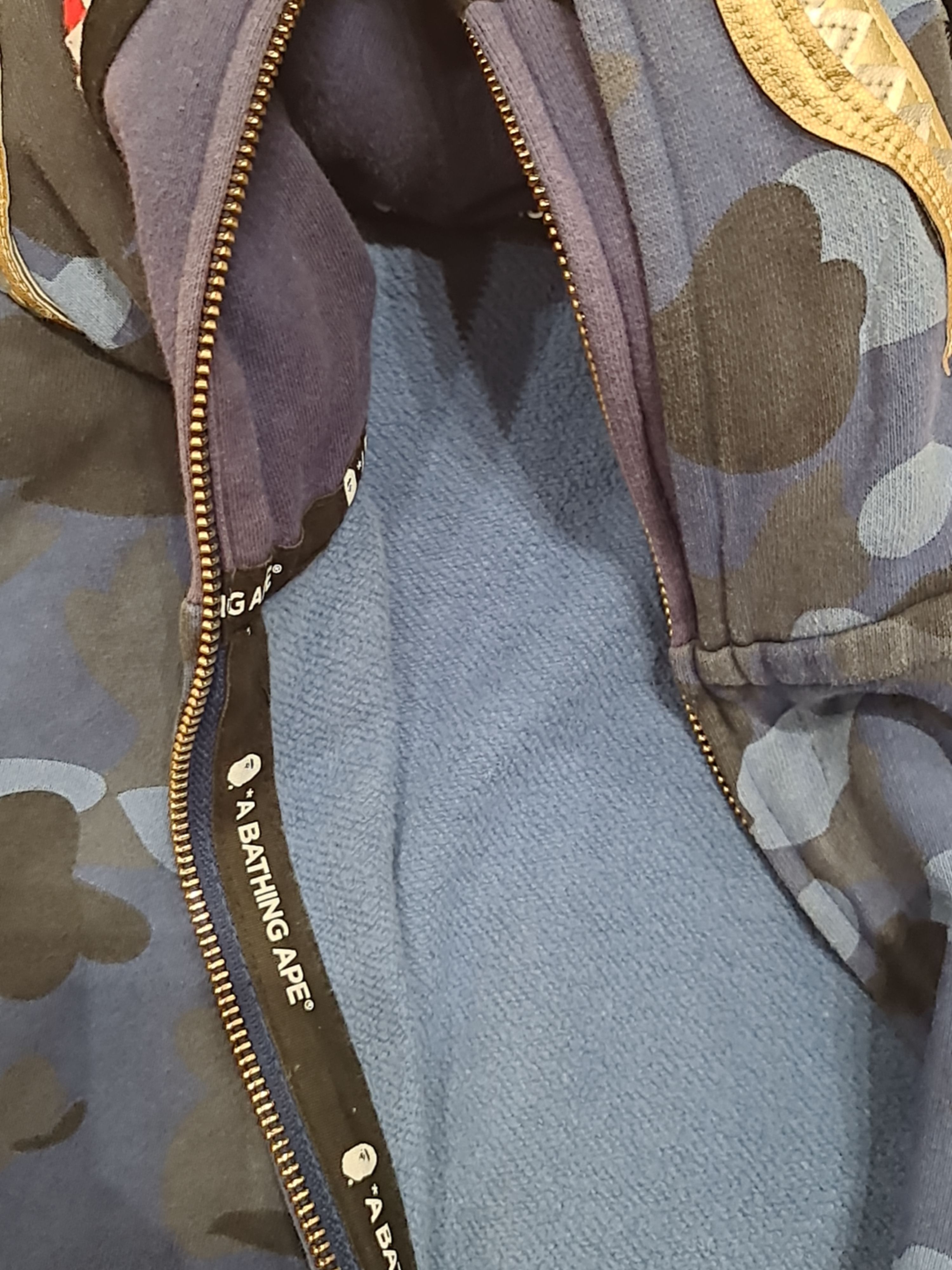 Bape A Bathing Ape Camo Shark Hoodie Size M Size US M / EU 48-50 / 2 - 6 Thumbnail