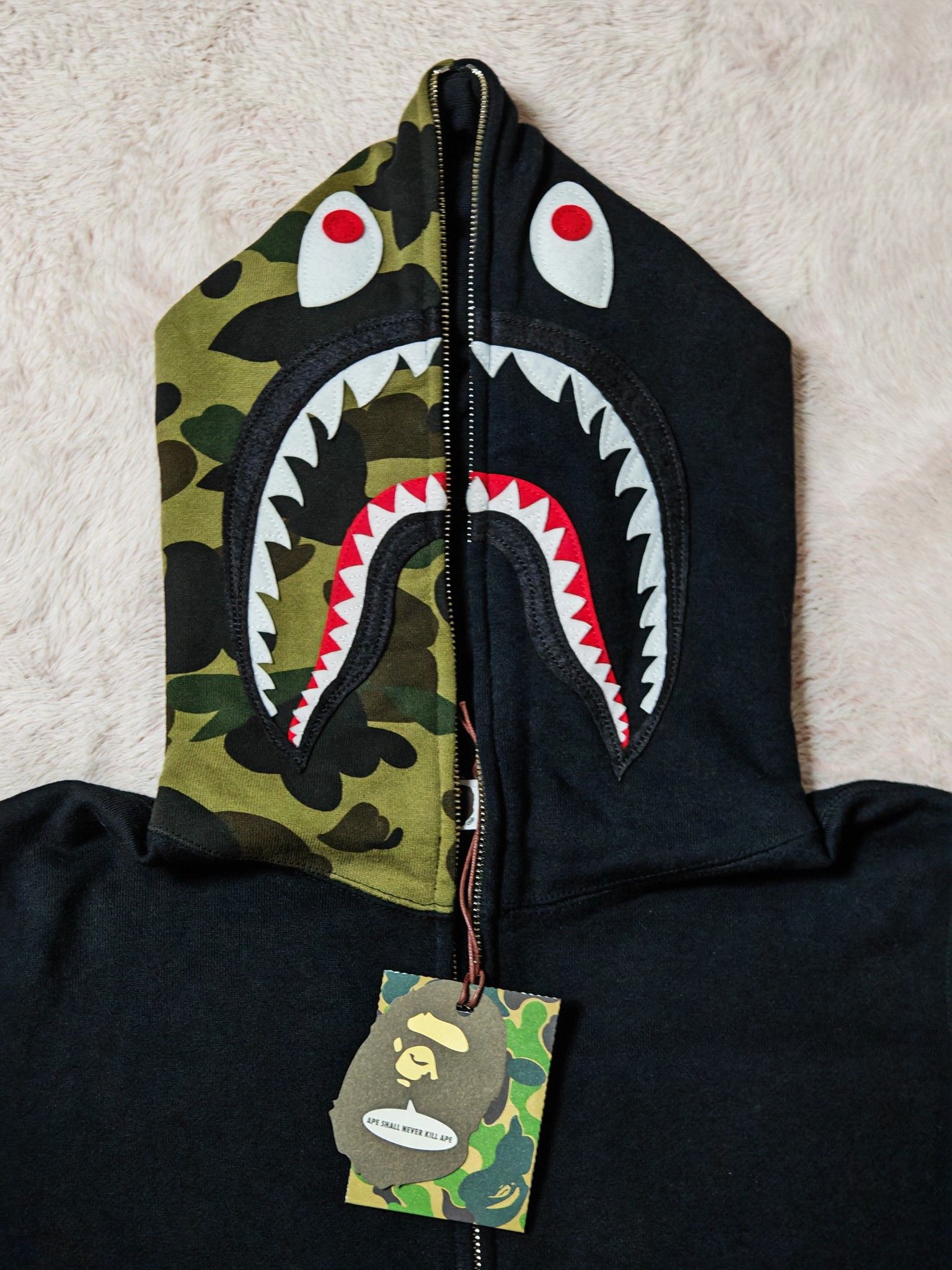 Bape A BATHING APE Camo Shark Zip Hoodie Size M Size US M / EU 48-50 / 2 - 7 Thumbnail