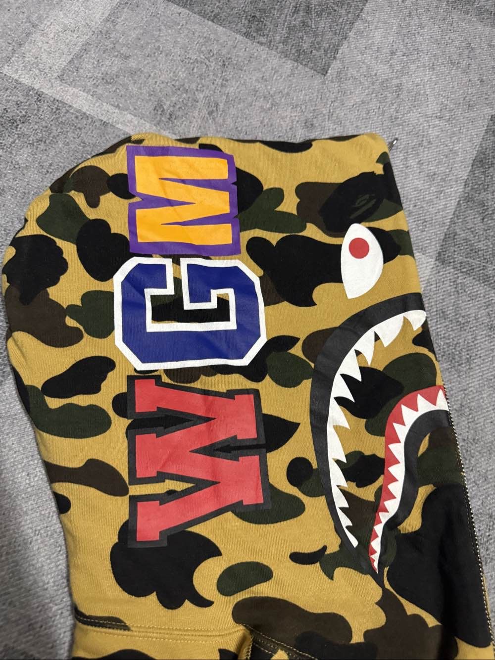 Bape A Bathing Ape Camo Shark Hoodie Size M Size US M / EU 48-50 / 2 - 8 Thumbnail