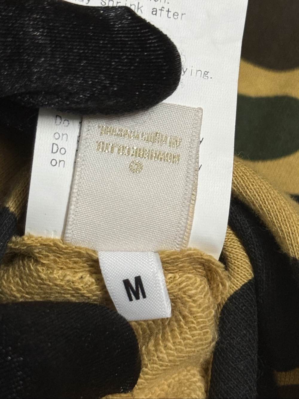 Bape A Bathing Ape Camo Shark Hoodie Size M Size US M / EU 48-50 / 2 - 3 Thumbnail