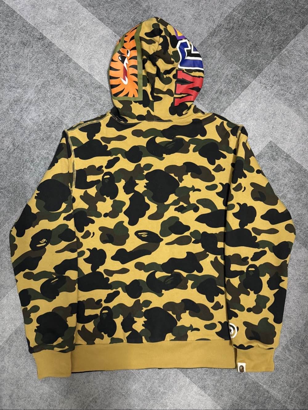 Bape A Bathing Ape Camo Shark Hoodie Size M Size US M / EU 48-50 / 2 - 2 Thumbnail