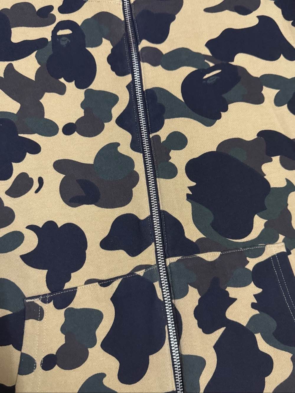 Bape A Bathing Ape Camo Shark Hoodie Size M Size US M / EU 48-50 / 2 - 7 Thumbnail