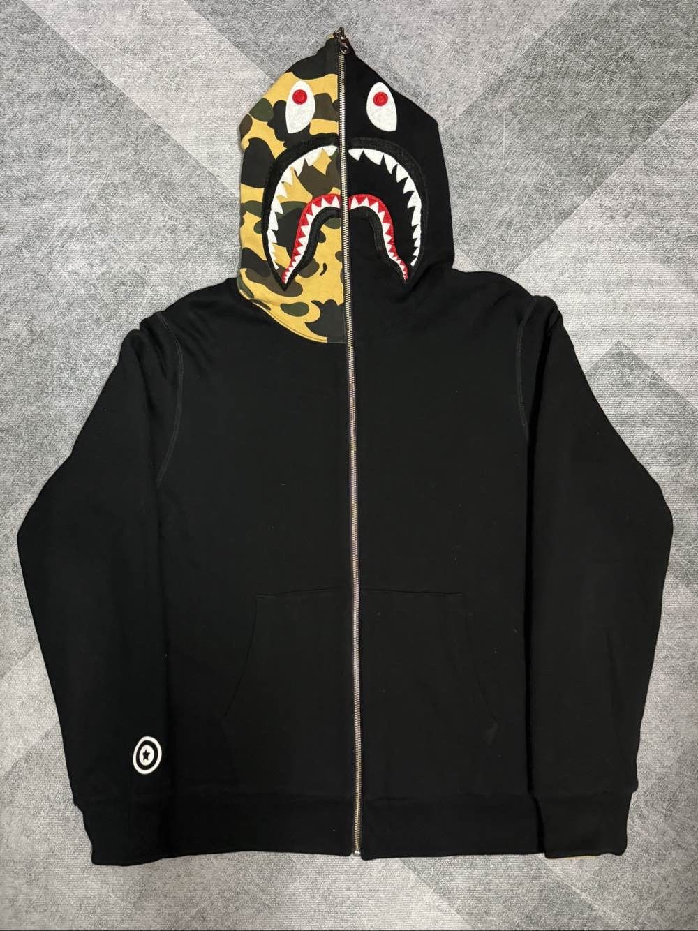 Bape A Bathing Ape Camo Shark Hoodie Size M Size US M / EU 48-50 / 2 - 5 Thumbnail