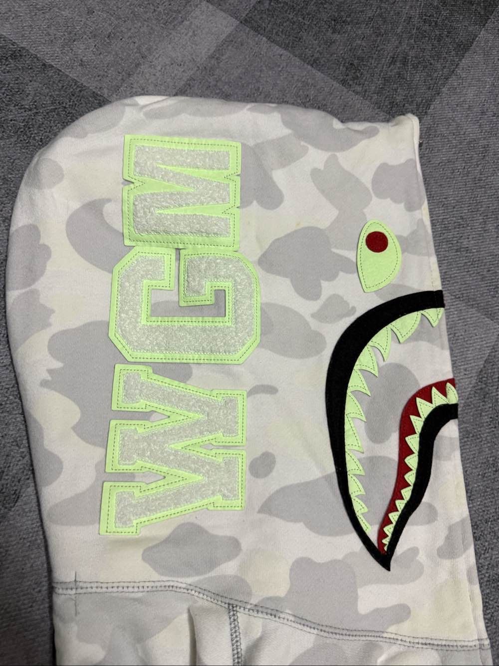 Bape A Bathing Ape Split Camo Shark Hoodie Size XL Size US XL / EU 56 / 4 - 13 Thumbnail