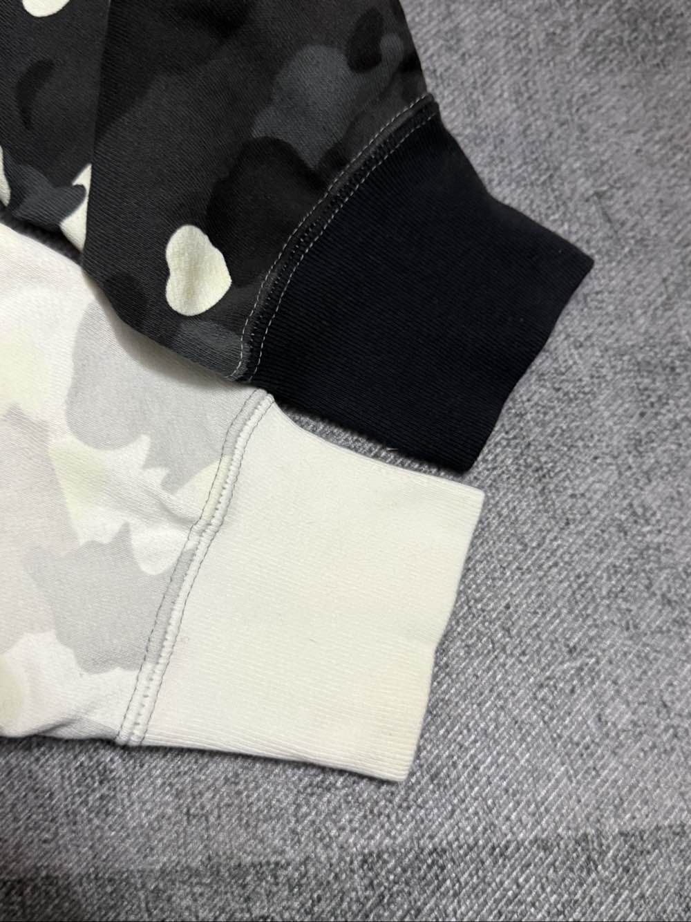 Bape A Bathing Ape Split Camo Shark Hoodie Size XL Size US XL / EU 56 / 4 - 7 Thumbnail