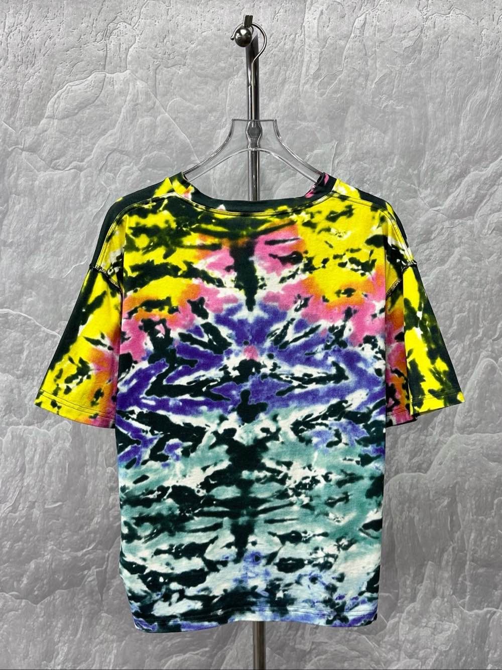 Louis Vuitton Louis Vuitton Tie Dye T-Shirt Size L Size US L / EU 52-54 / 3 - 2 Thumbnail
