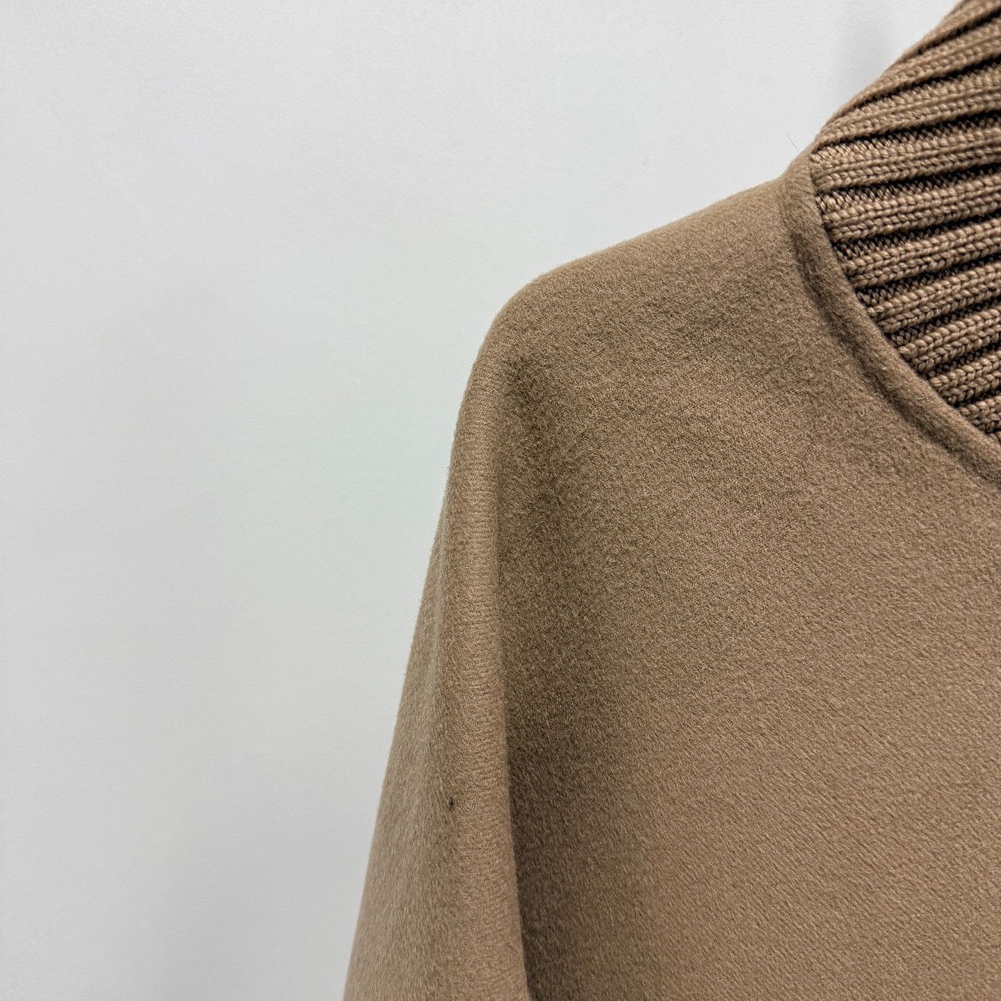 Louis Vuitton Louis Vuitton Wool Coat Beige Size 40 Size S / US 4 / IT 40 - 5 Thumbnail