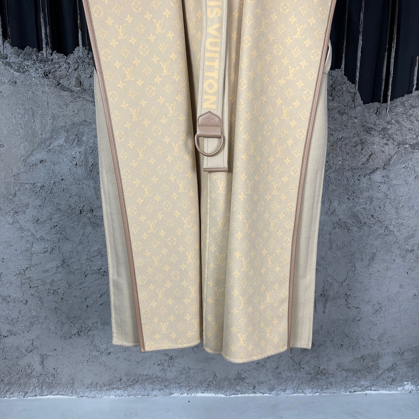 Louis Vuitton Louis Vuitton Monogram Hooded Coat Size 34 Size XXS / US 00 / IT 34 - 6 Thumbnail