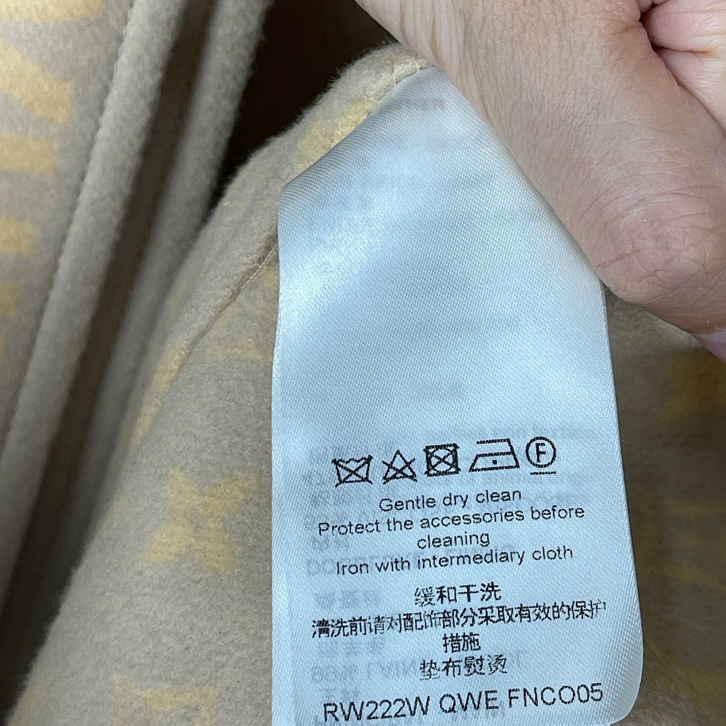 Louis Vuitton Louis Vuitton Monogram Hooded Coat Size 34 Size XXS / US 00 / IT 34 - 4 Thumbnail