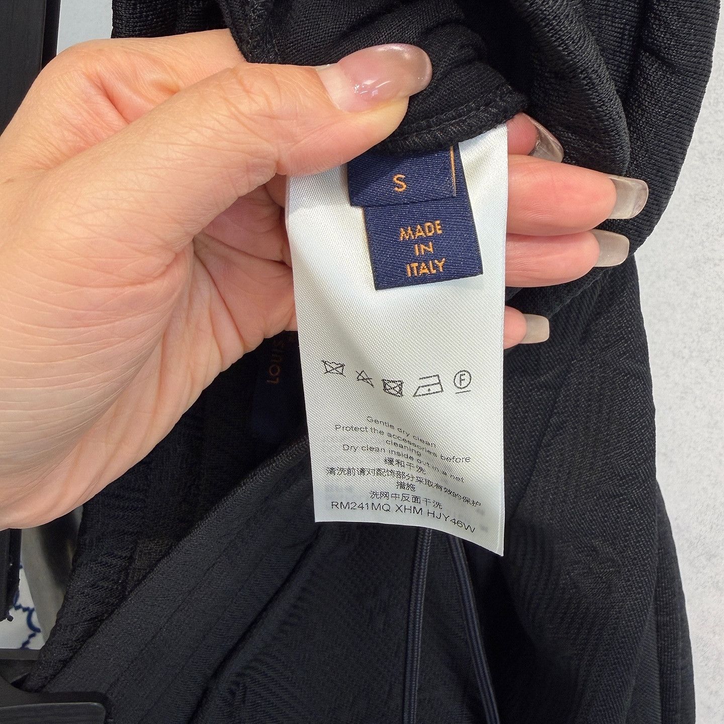 Louis Vuitton Louis Vuitton Monogram Embossed Sweatpants Size S Size US 30 / EU 46 - 4 Thumbnail