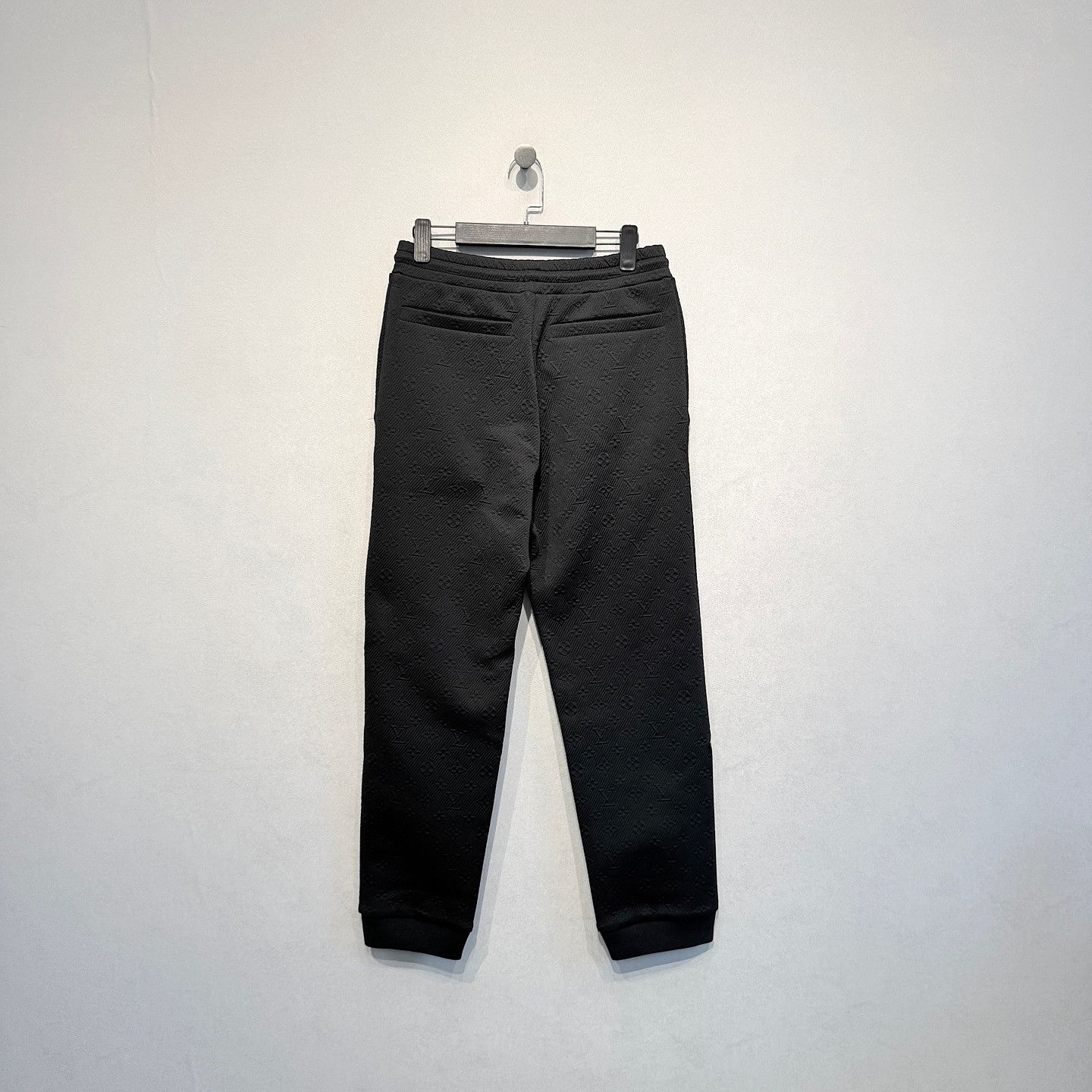 Louis Vuitton Louis Vuitton Monogram Embossed Sweatpants Size S Size US 30 / EU 46 - 2 Thumbnail