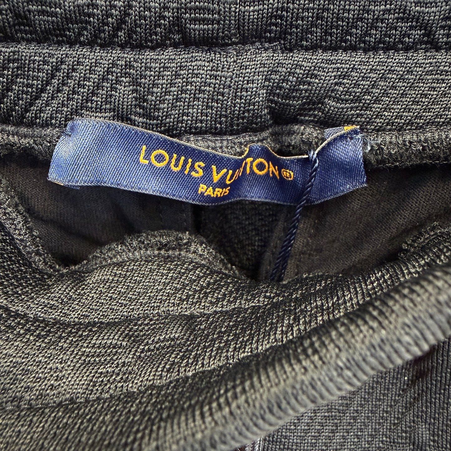 Louis Vuitton Louis Vuitton Monogram Embossed Sweatpants Size S Size US 30 / EU 46 - 3 Thumbnail