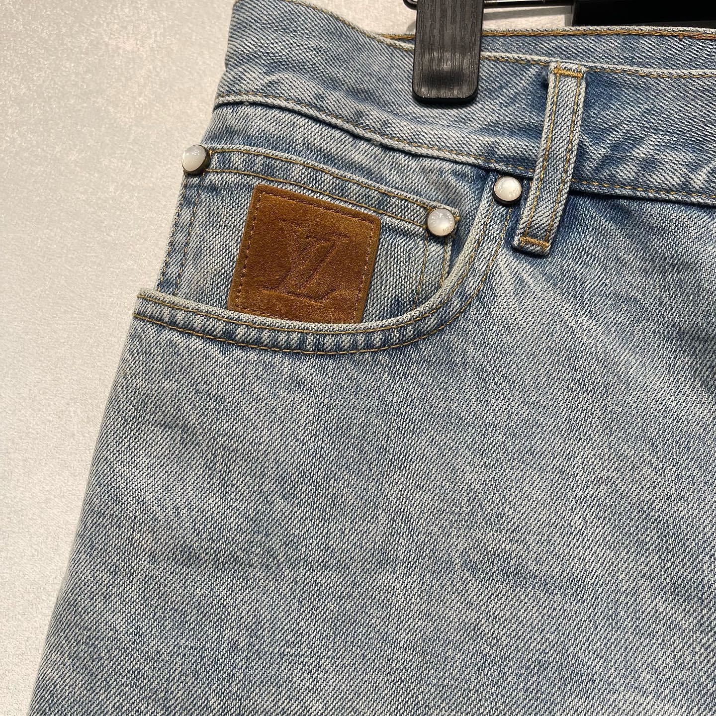 Louis Vuitton Louis Vuitton Staples Edition Denim Shorts Size 33 Size US 33 - 8 Thumbnail
