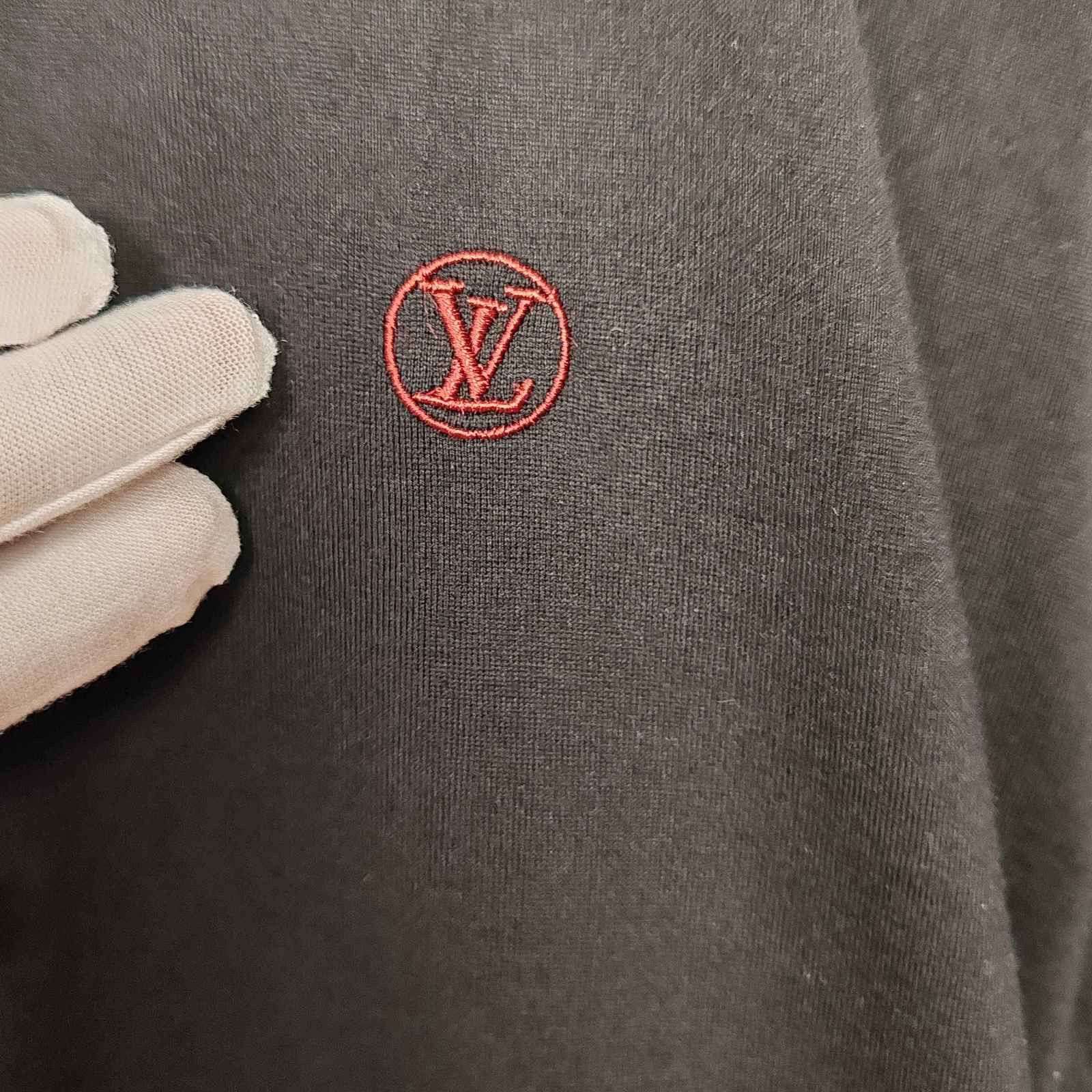 Louis Vuitton Louis Vuitton Red Logo Embroidery T-Shirt US XL Size US XL / EU 56 / 4 - 5 Thumbnail