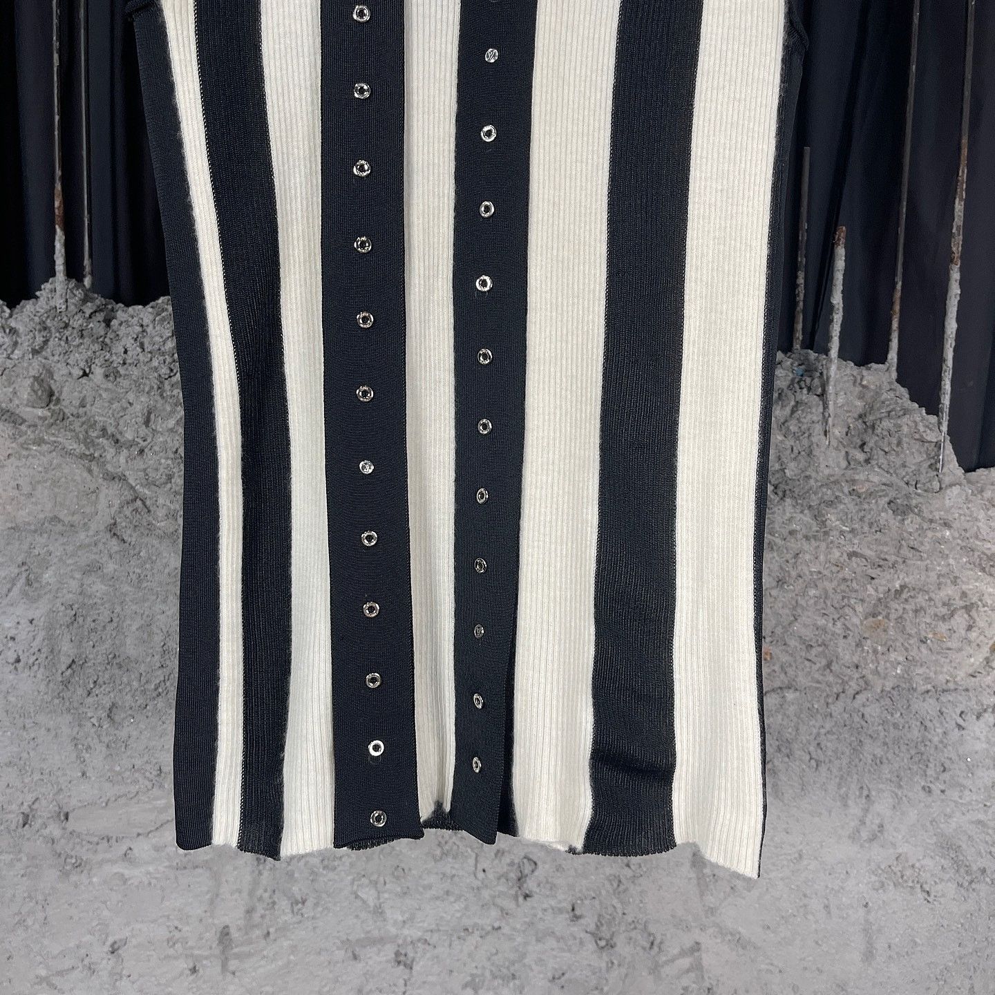 Louis Vuitton Louis Vuitton Striped Knit Sleeveless Sweater Size XS Size XS / US 0-2 / IT 36-38 - 6 Thumbnail