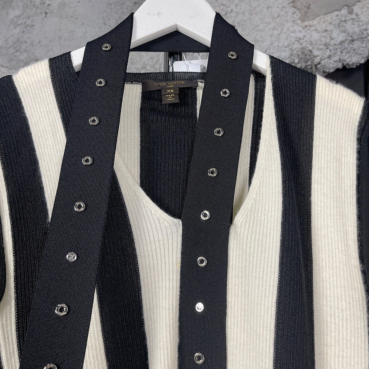 Louis Vuitton Louis Vuitton Striped Knit Sleeveless Sweater Size XS Size XS / US 0-2 / IT 36-38 - 7 Thumbnail
