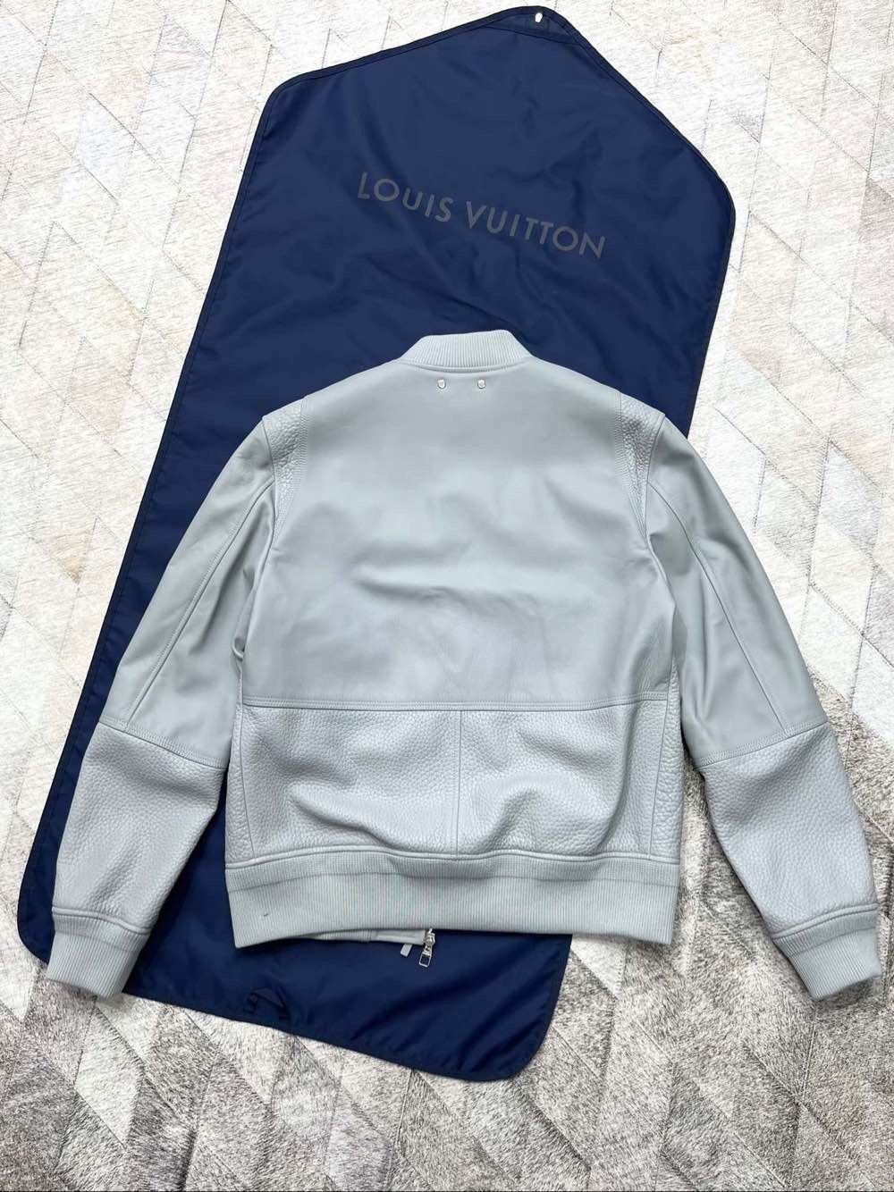 Louis Vuitton Louis Vuitton Gray Bull Leather Bomber Jacket Size L Size US L / EU 52-54 / 3 - 2 Thumbnail
