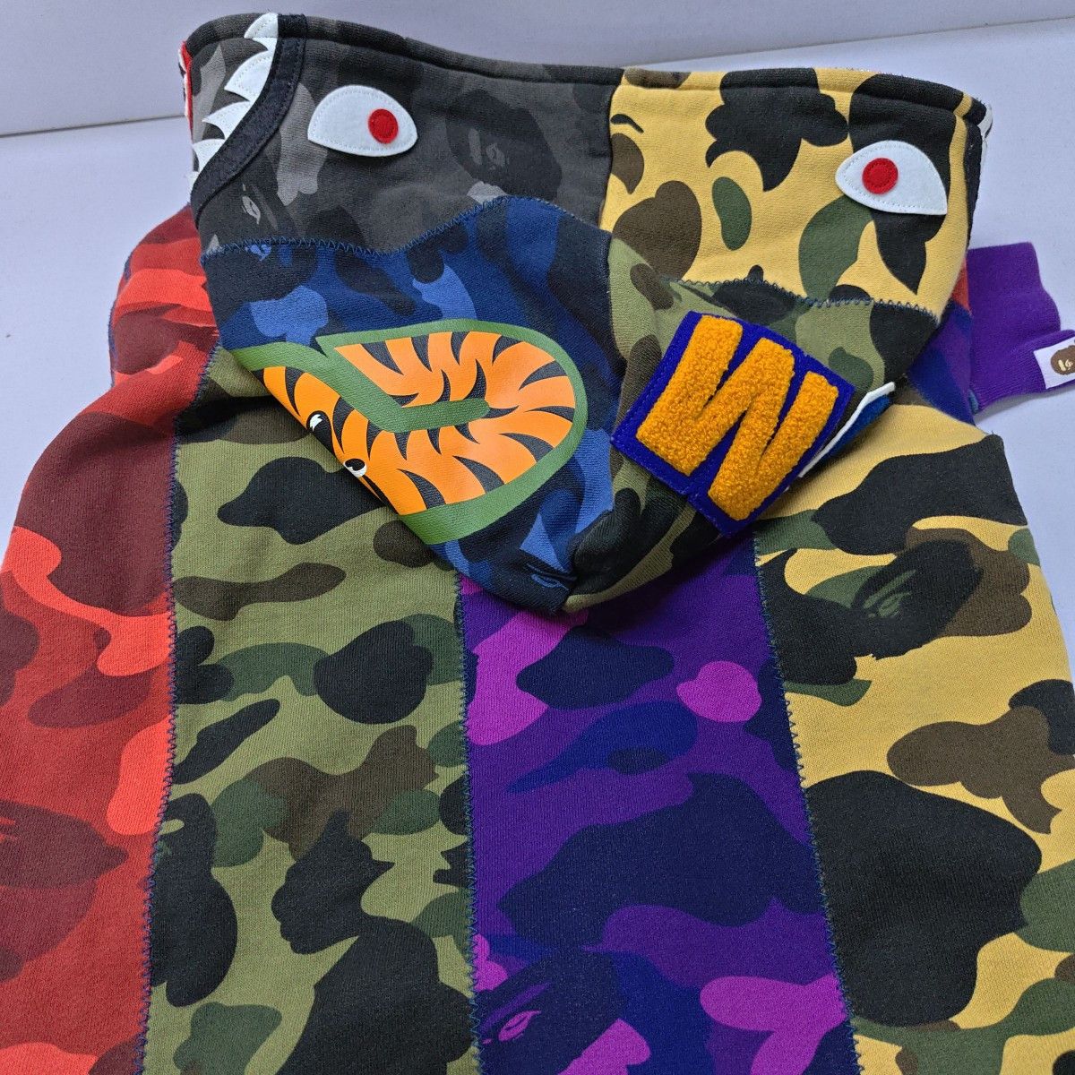 Bape A BATHING APE Crazy Camo Shark Hoodie Size XS Size US XS / EU 42 / 0 - 4 Thumbnail