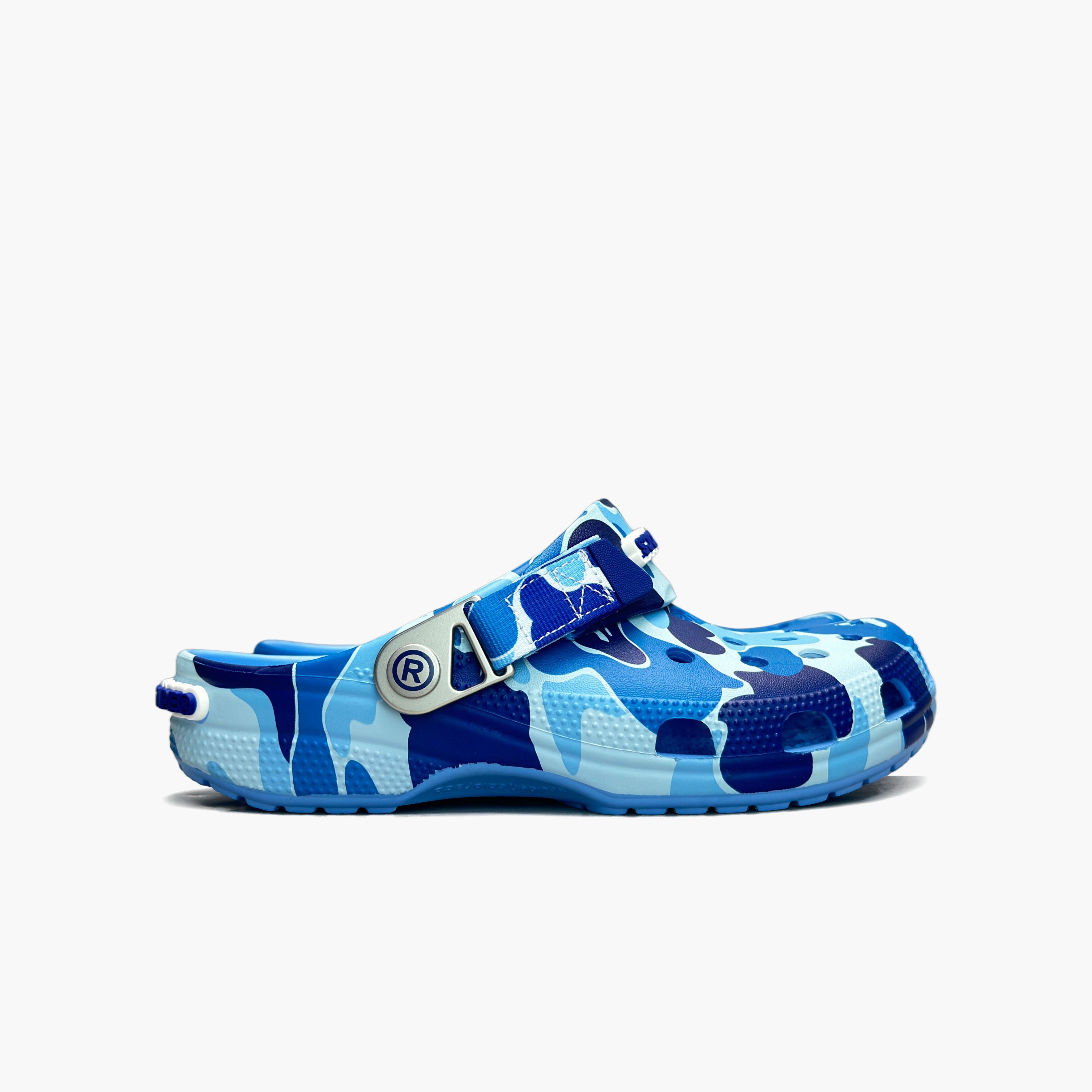Bape × Crocs A Bathing Ape x Crocs Camo Classic Clog Blue Size 5 Size US 5 / EU 37 - 4 Thumbnail