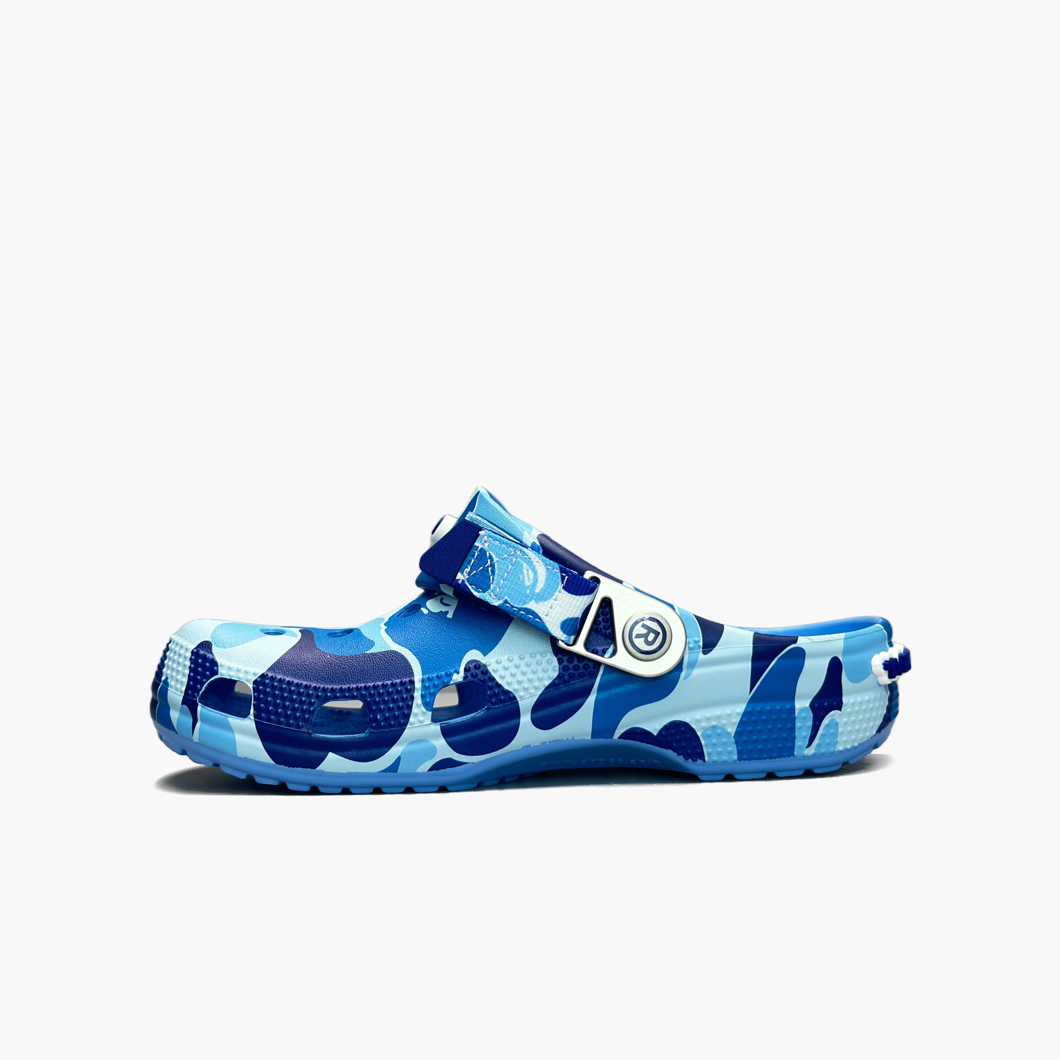 Bape × Crocs A Bathing Ape x Crocs Camo Classic Clog Blue Size 5 Size US 5 / EU 37 - 3 Thumbnail