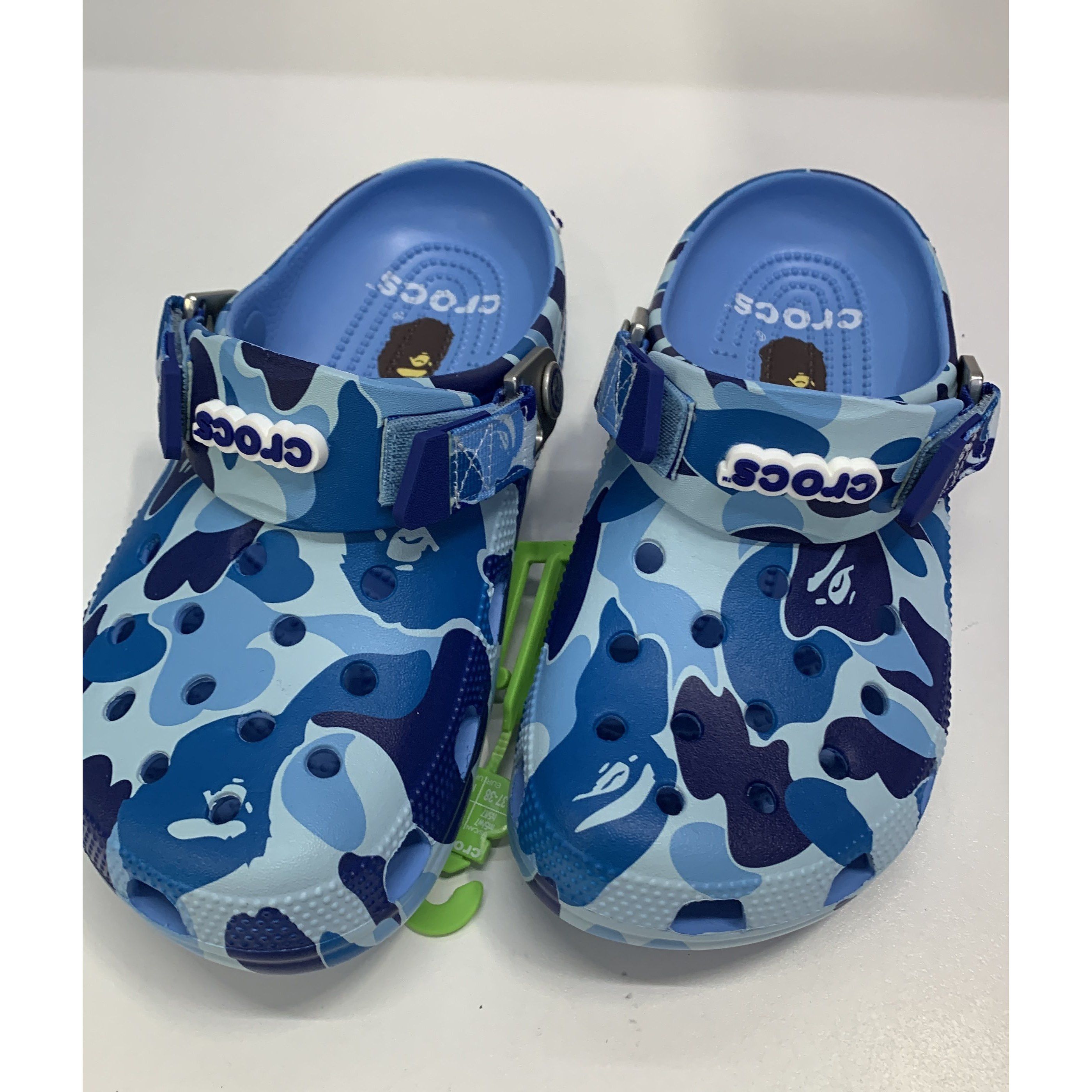 Bape × Crocs A Bathing Ape x Crocs Camo Classic Clog Blue Size 5 Size US 5 / EU 37 - 10 Thumbnail