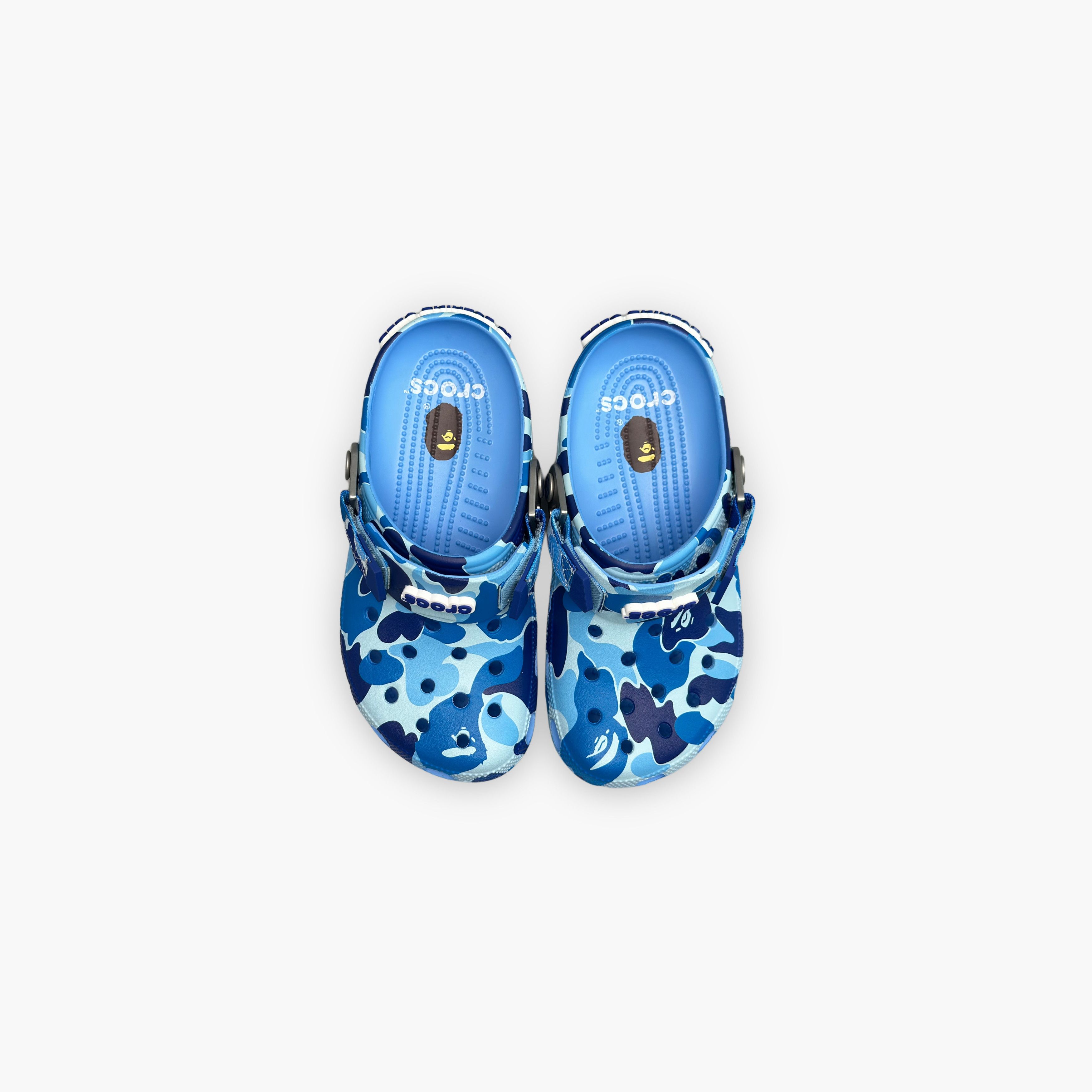 Bape × Crocs A Bathing Ape x Crocs Camo Classic Clog Blue Size 5 Size US 5 / EU 37 - 9 Thumbnail