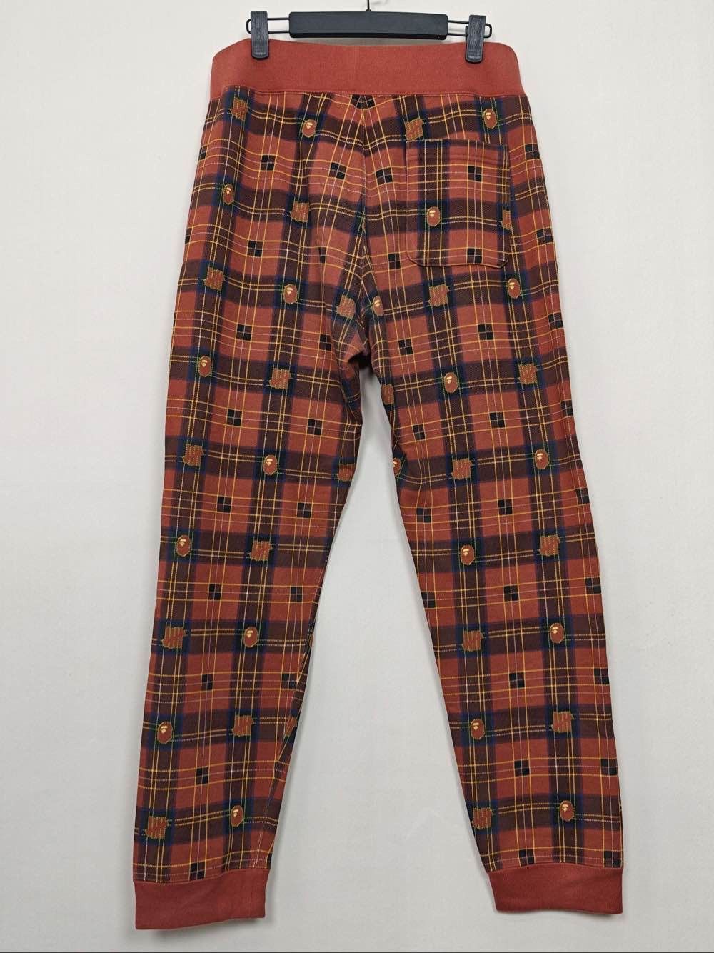 Bape × Undefeated A Bathing Ape x Undefeated Plaid Sweatpants Size L Size US 34 / EU 50 - 2 Thumbnail