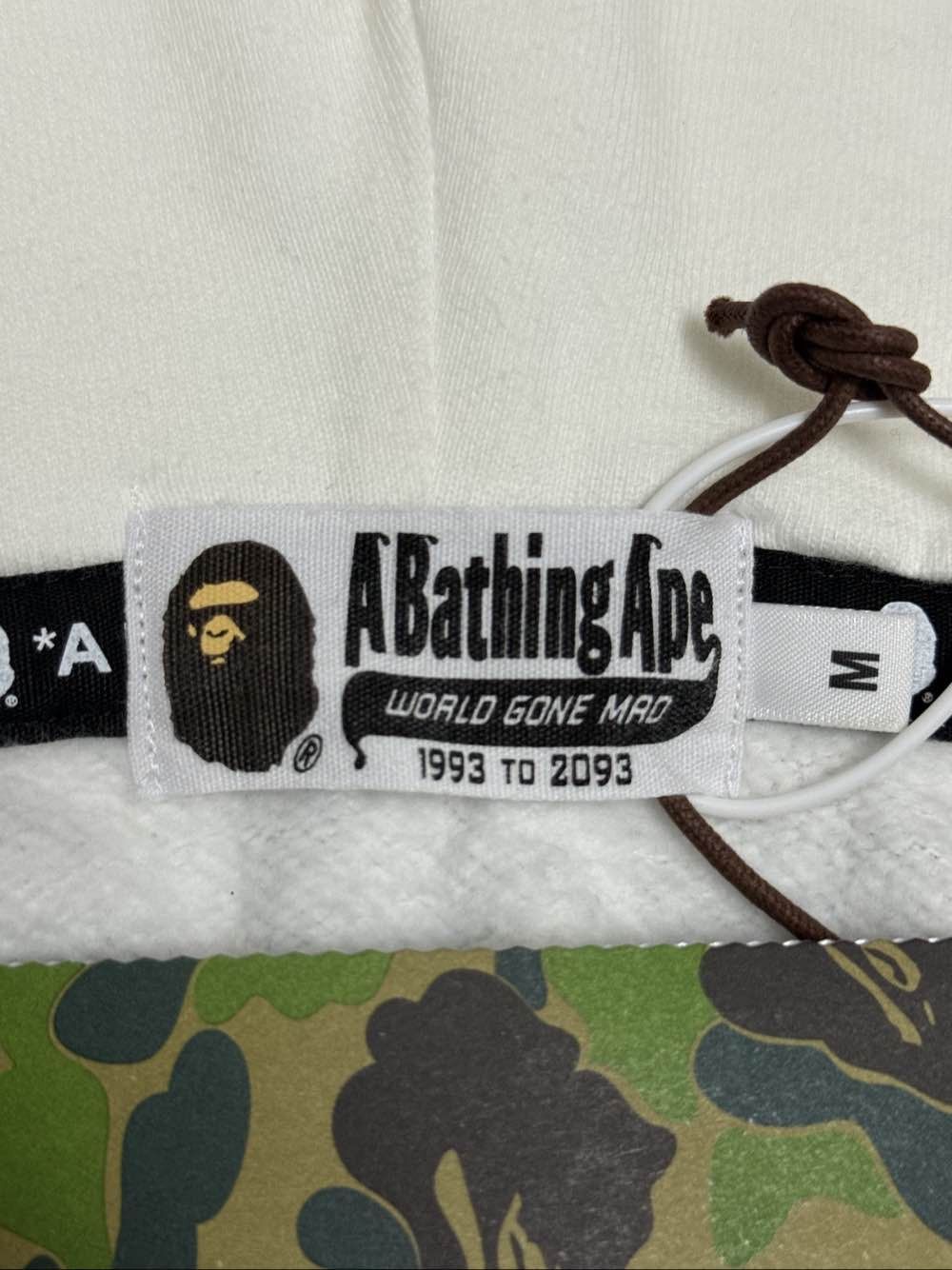 Bape A Bathing Ape Camo Shark Hoodie Size M Size US M / EU 48-50 / 2 - 3 Thumbnail