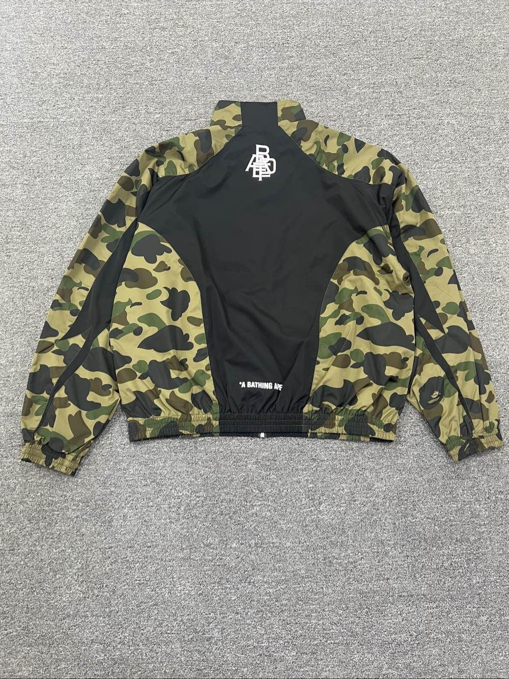 Bape A BATHING APE Camo Print Jacket Size XL Size US XL / EU 56 / 4 - 2 Thumbnail