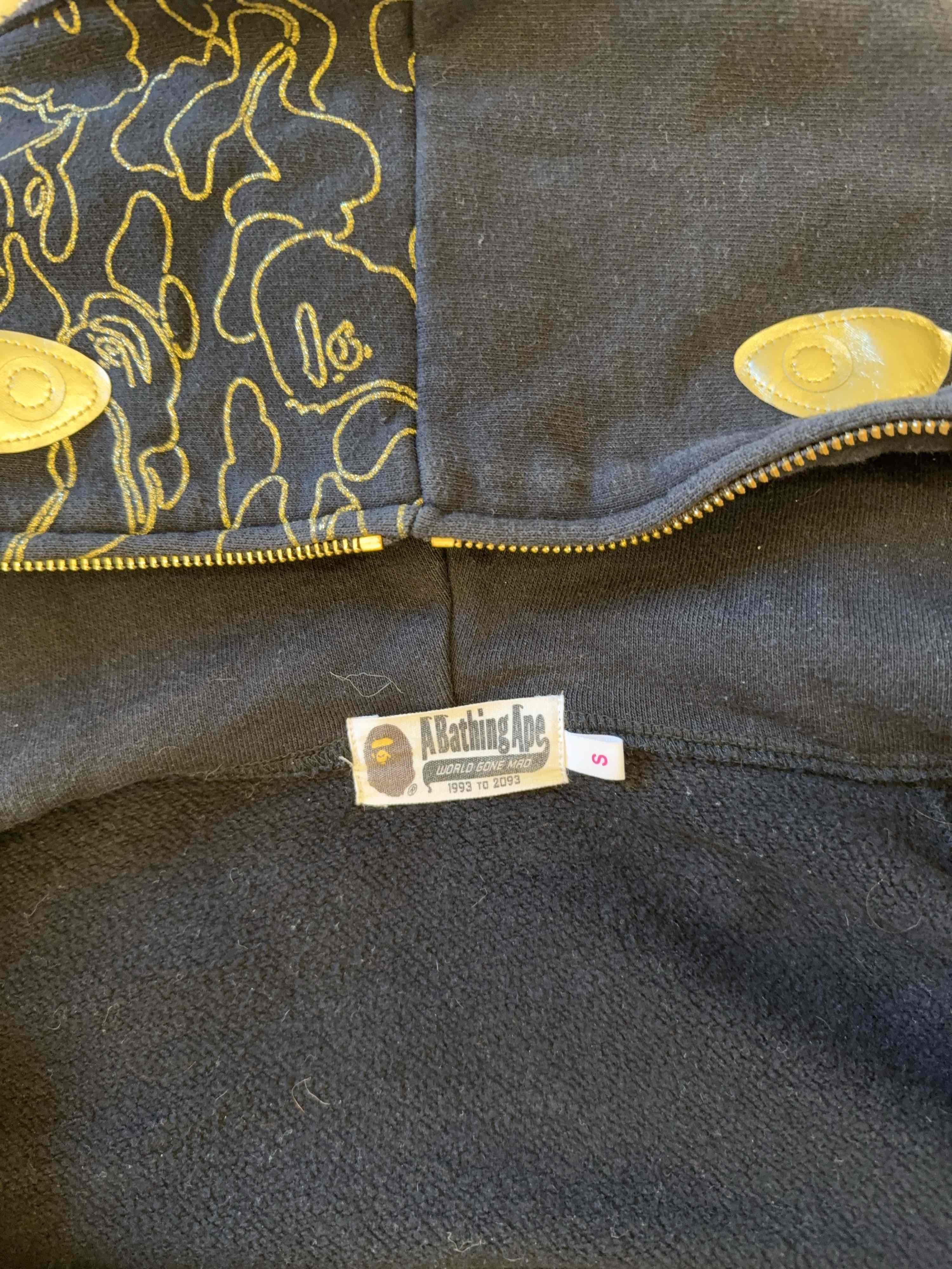 Bape A Bathing Ape Gold Shark Hoodie Size S Size US S / EU 44-46 / 1 - 3 Thumbnail