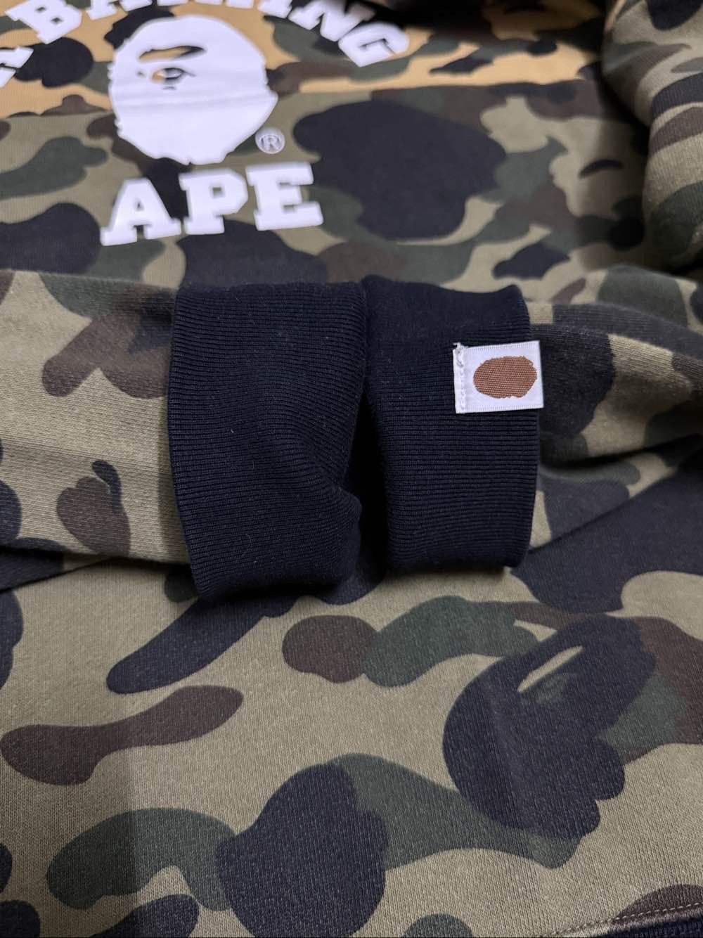 Bape A BATHING APE Camo Ape Head Sweatshirt Size L Size US L / EU 52-54 / 3 - 8 Thumbnail