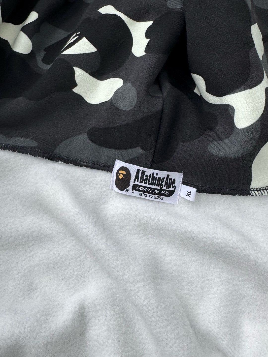 Bape A BATHING APE Camo Shark Hoodie Size XL Size US XL / EU 56 / 4 - 3 Thumbnail