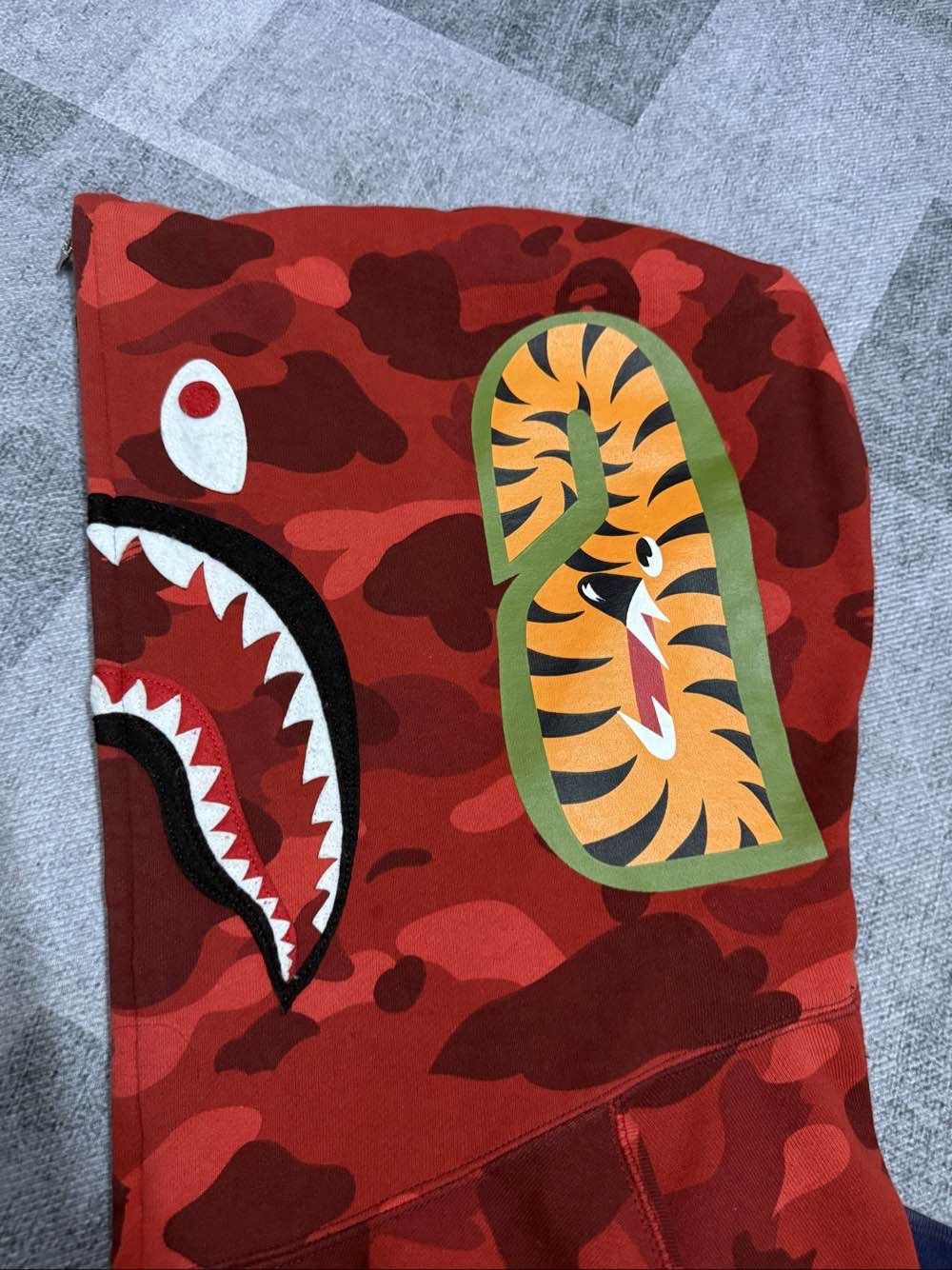 Bape A Bathing Ape Split Camo Shark Tiger Hoodie Size XL Size US XL / EU 56 / 4 - 12 Thumbnail