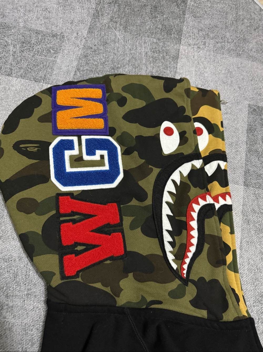 Bape A BATHING APE Split Camo Shark Tiger Hoodie Size M Size US M / EU 48-50 / 2 - 10 Thumbnail