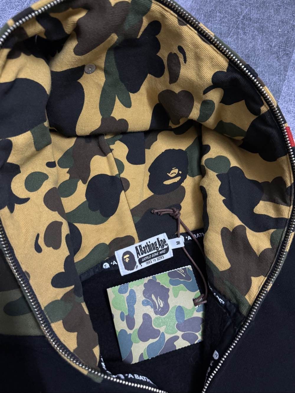 Bape A BATHING APE Split Camo Shark Tiger Hoodie Size M Size US M / EU 48-50 / 2 - 5 Thumbnail