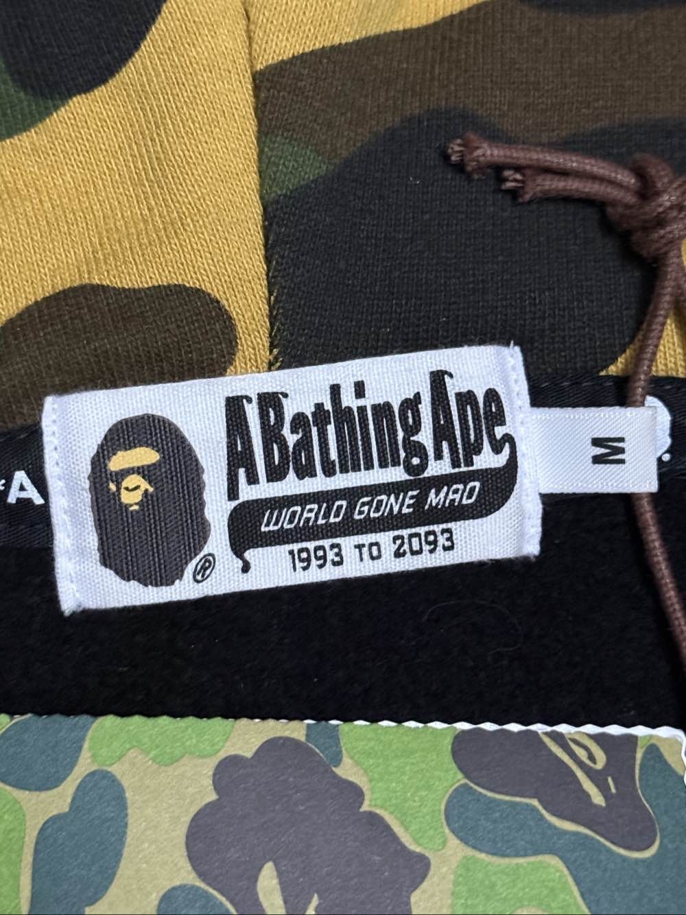 Bape A BATHING APE Split Camo Shark Tiger Hoodie Size M Size US M / EU 48-50 / 2 - 3 Thumbnail