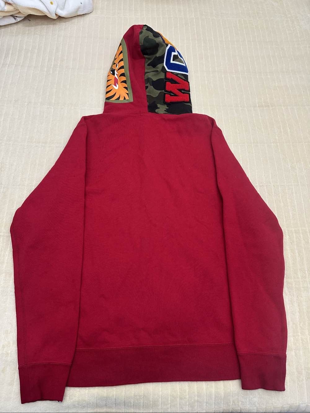 Bape A BATHING APE Camo Shark Hoodie Size L Size US L / EU 52-54 / 3 - 2 Thumbnail