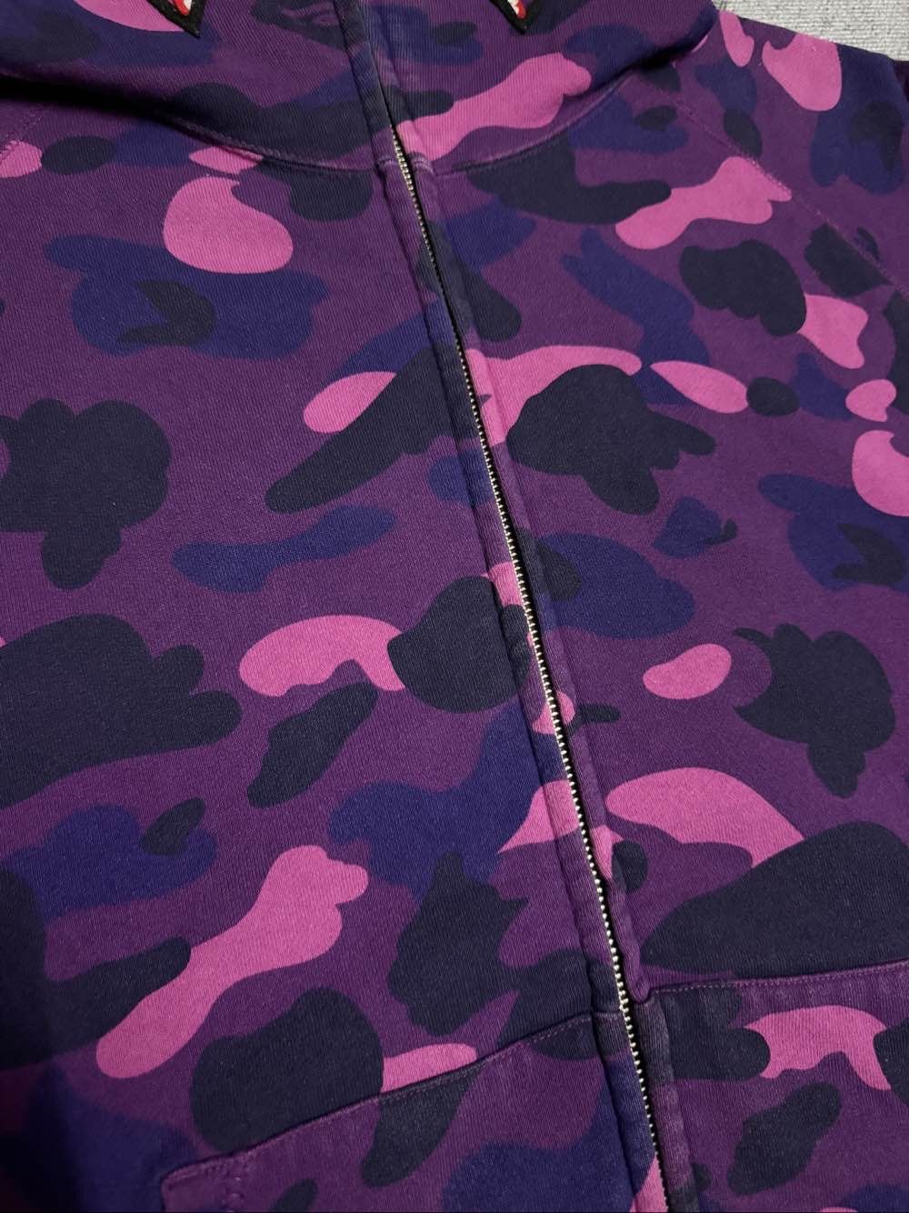 Bape A BATHING APE Purple Camo Shark Hoodie Size L Size US L / EU 52-54 / 3 - 5 Thumbnail