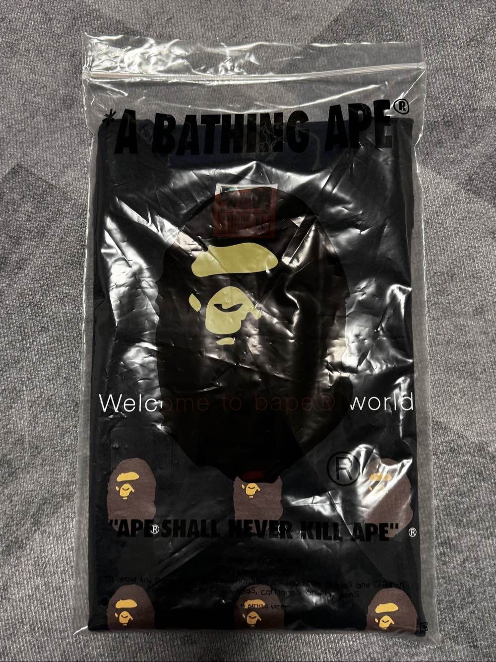 Bape A Bathing Ape Ape Logo Graphic T-Shirt Size XL Size US XL / EU 56 / 4 - 5 Thumbnail