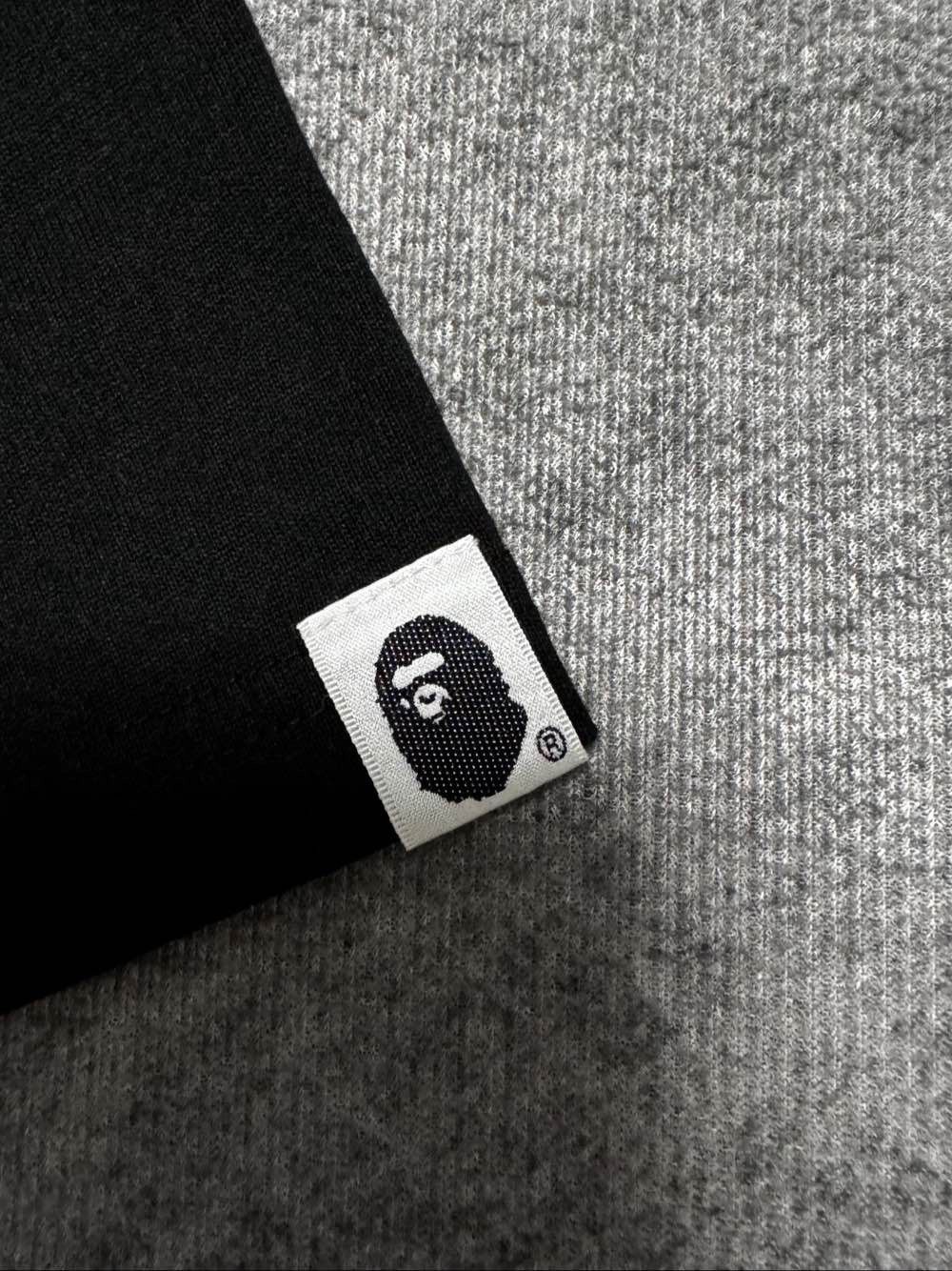 Bape A BATHING APE x Undefeated Logo T-Shirt Size L Size US L / EU 52-54 / 3 - 5 Thumbnail