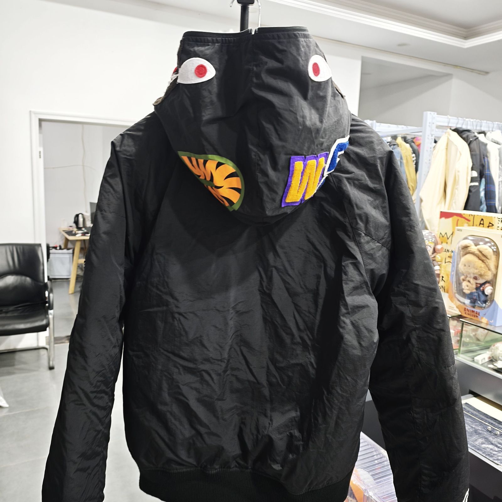 Bape A BATHING APE Shark WGM Down Jacket Size XL Size US XL / EU 56 / 4 - 2 Thumbnail