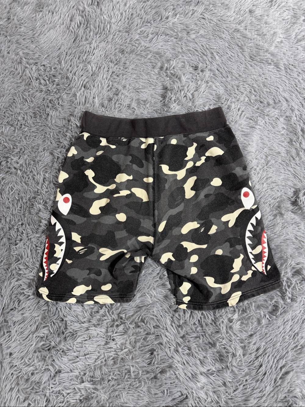 Bape A Bathing Ape Shark Camo Sweat Shorts Size XL Size US 36 / EU 52 - 2 Thumbnail
