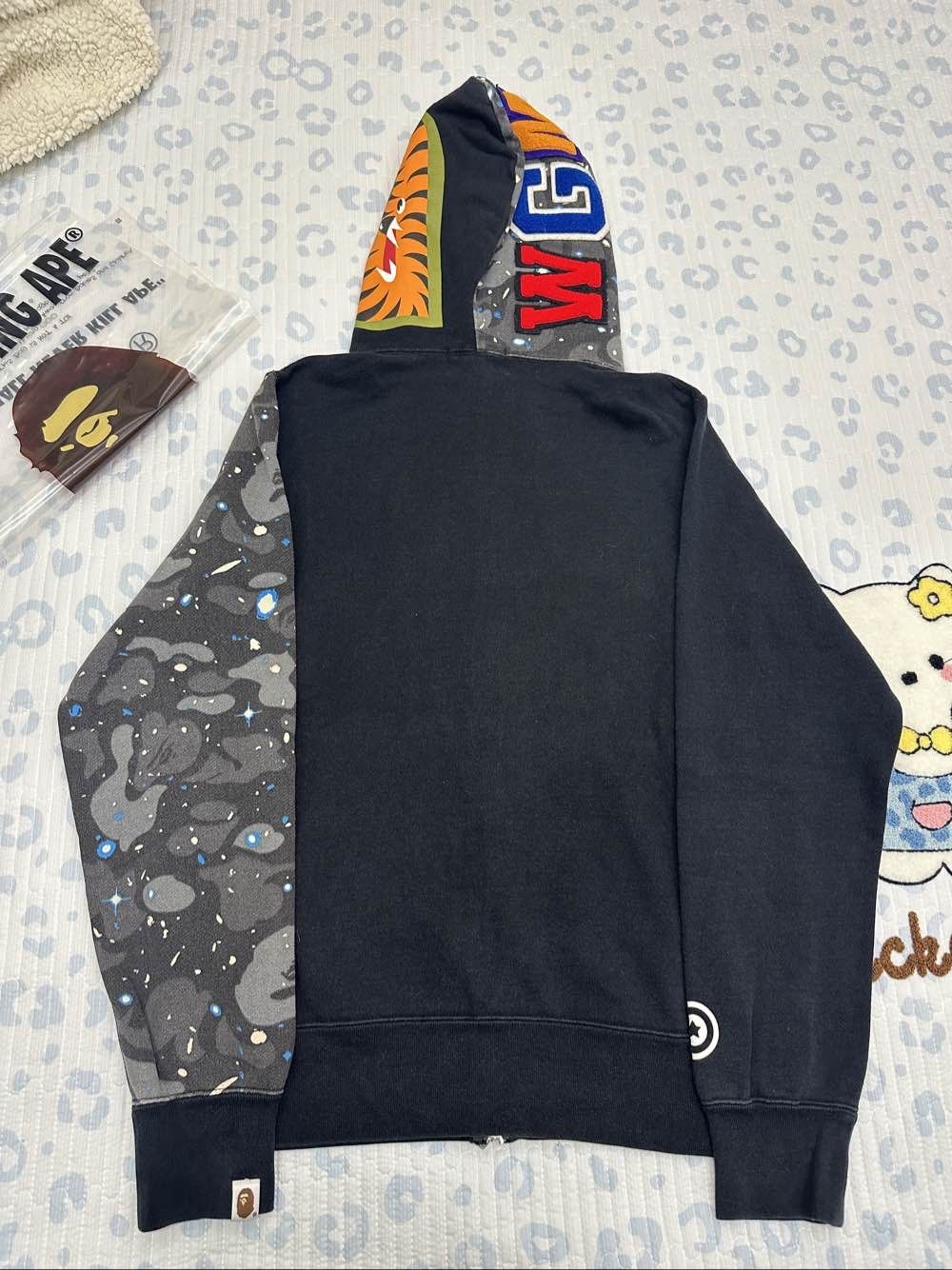 Bape A Bathing Ape Space Camo Shark Hoodie Size M Size US M / EU 48-50 / 2 - 2 Thumbnail