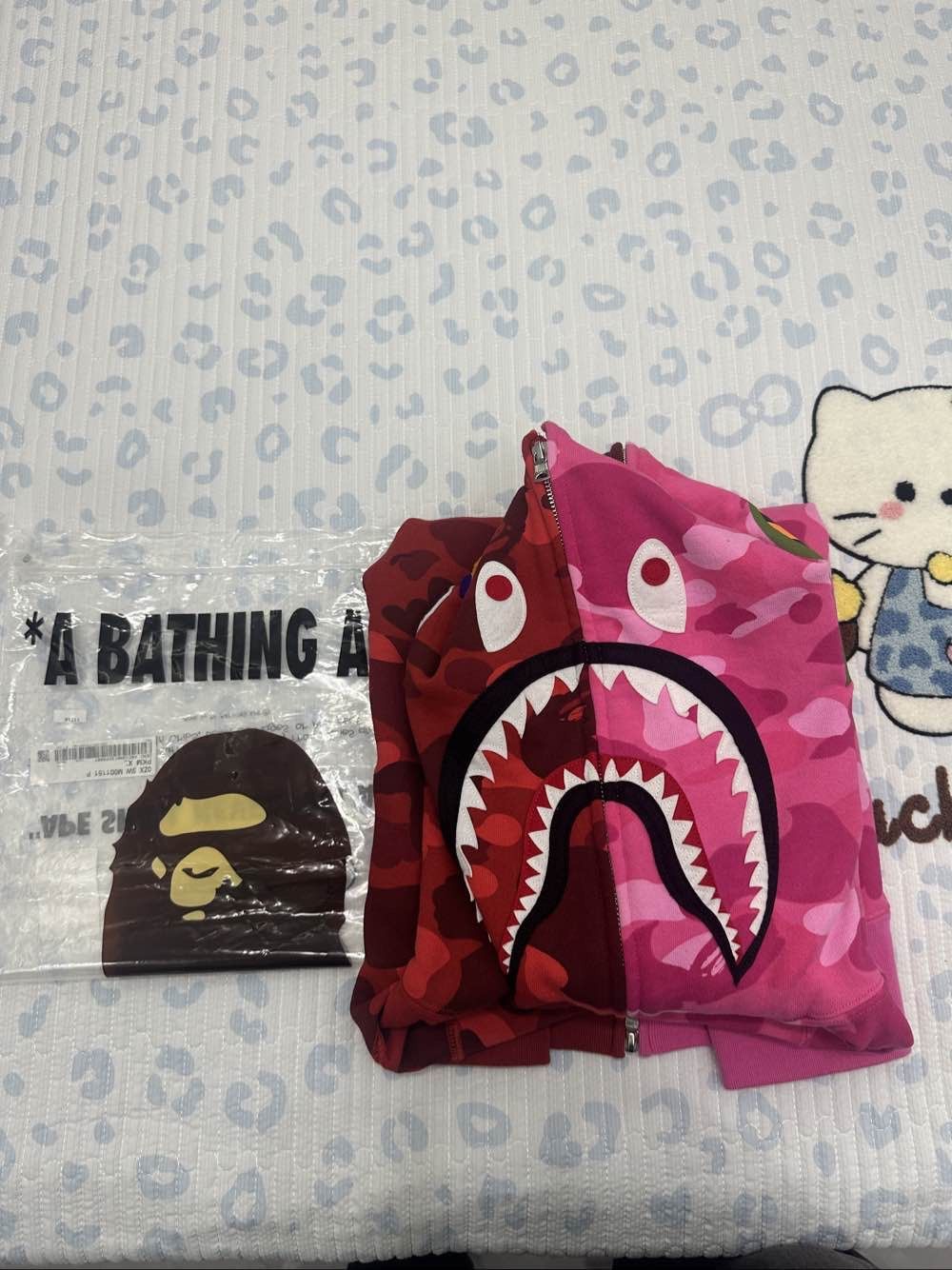 Bape A Bathing Ape Split Camo Shark Hoodie Size XL Size US XL / EU 56 / 4 - 7 Thumbnail