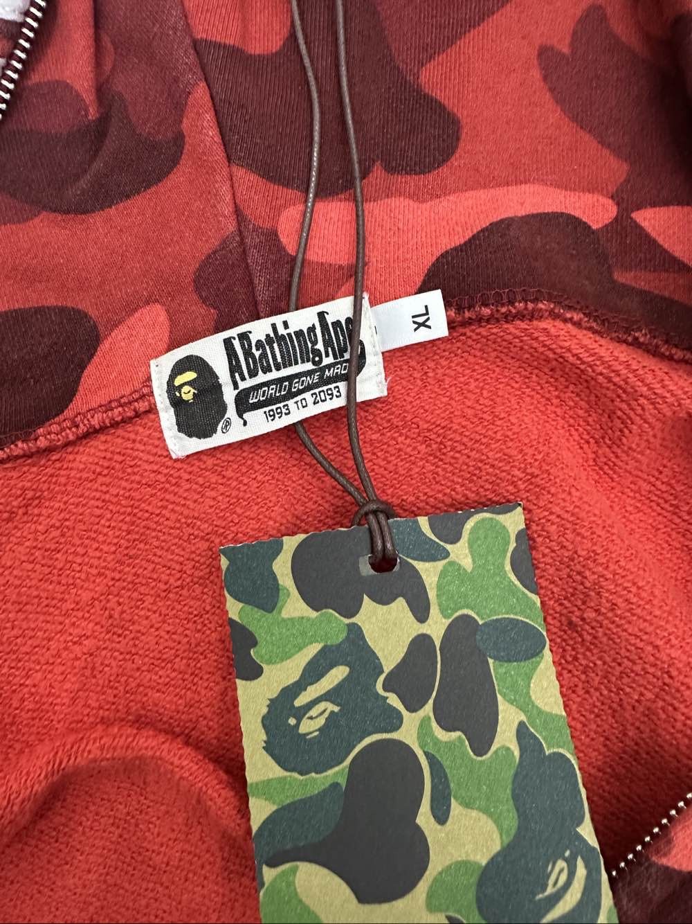 Bape A BATHING APE Red Camo Full Zip Hoodie Size XL Size US XL / EU 56 / 4 - 3 Thumbnail