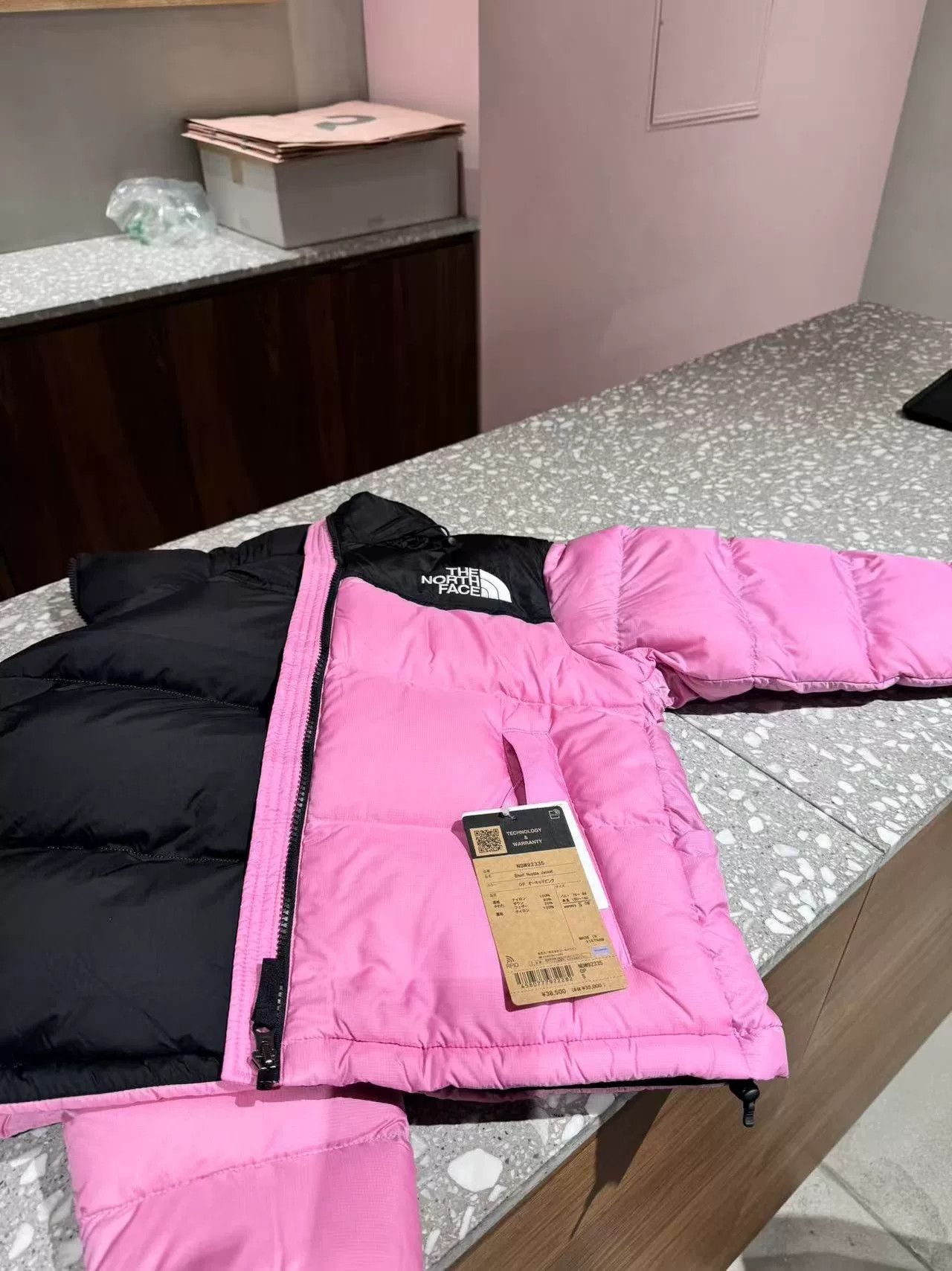 The North Face The North Face Nuptse Short Jacket Size M / US 6-8 / IT 42-44 - 2 Thumbnail