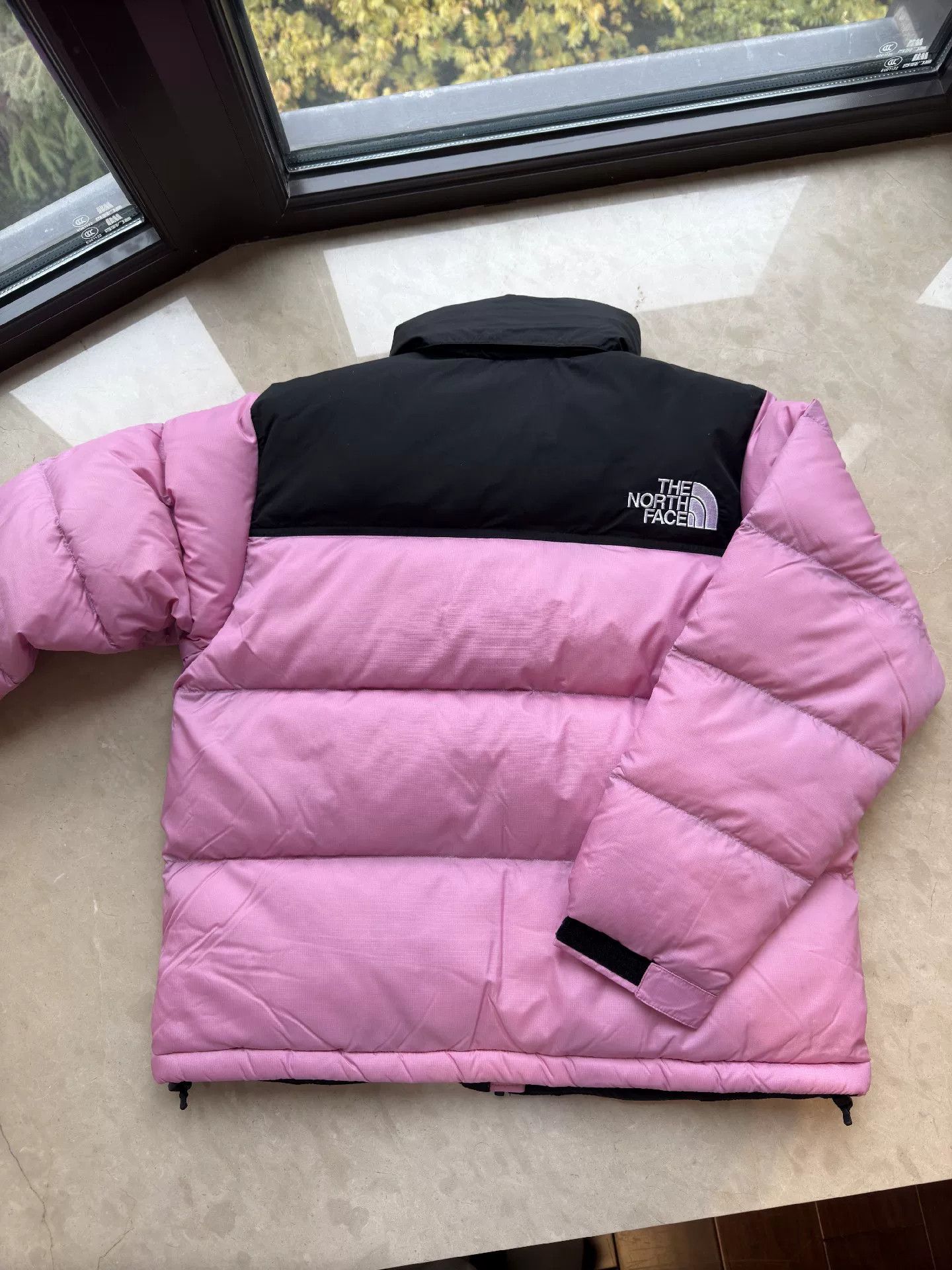The North Face The North Face Nuptse Short Jacket Size M / US 6-8 / IT 42-44 - 4 Thumbnail