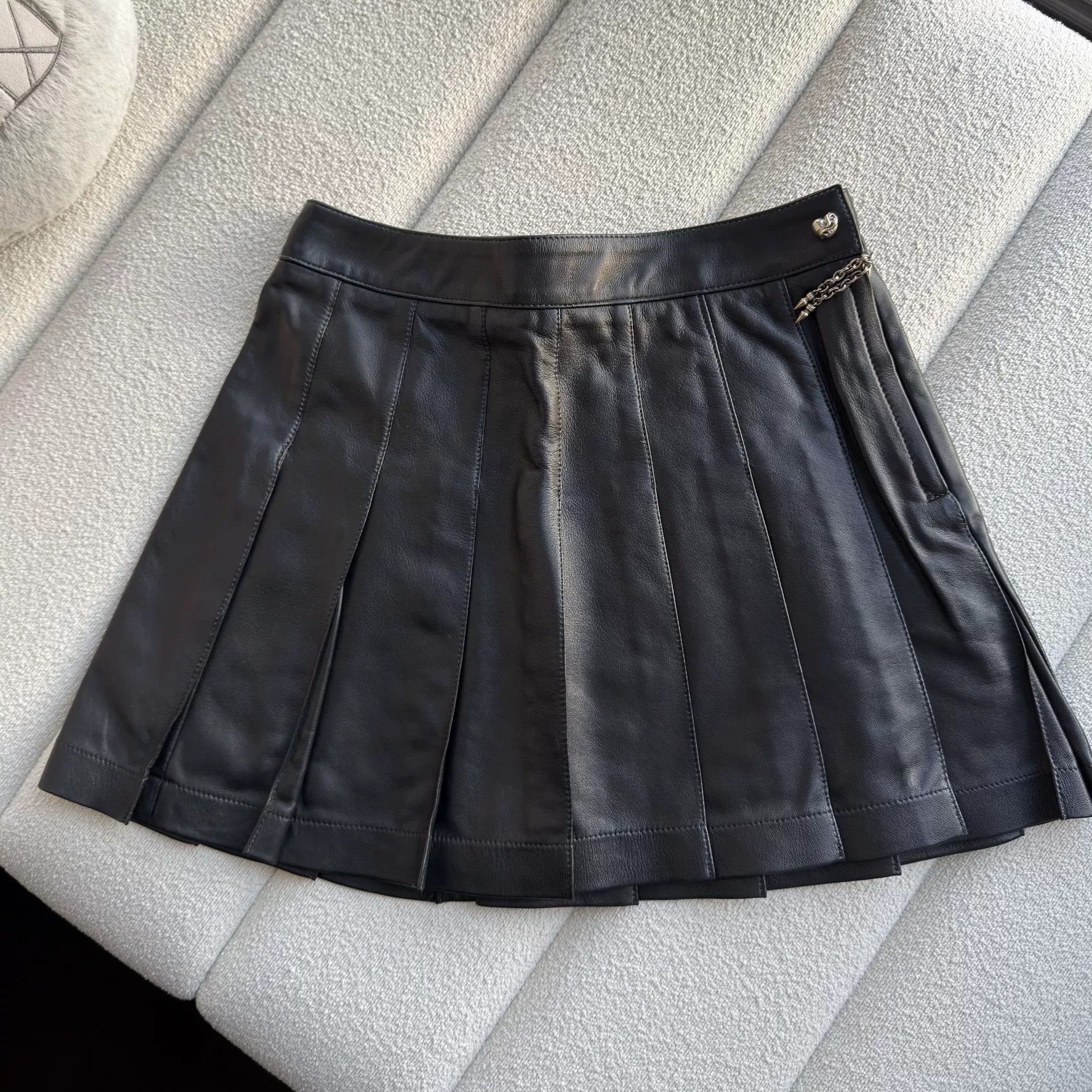 Chrome Hearts Chrome Hearts Women's Leather Pleated Skirt Size 26" / US 2 / IT 38 - 3 Thumbnail