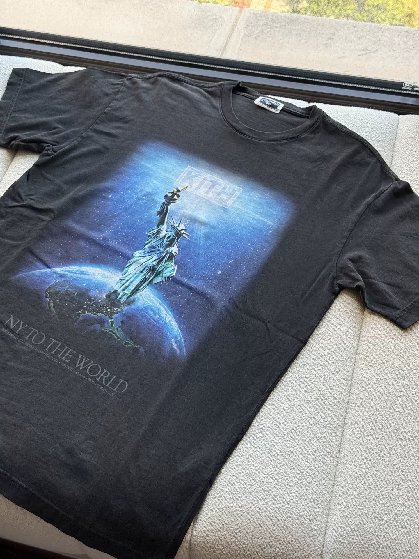 Kith KITH NY to the World 2024 Vintage Logo Tee Size US S / EU 44-46 / 1 - 4 Thumbnail