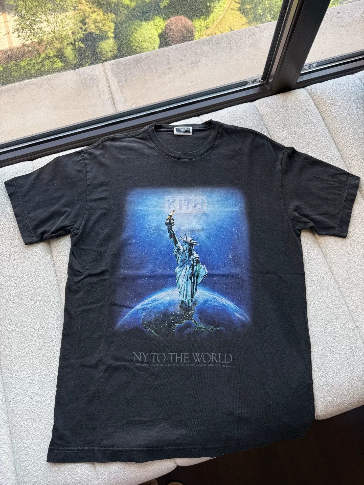 Kith KITH NY to the World 2024 Vintage Logo Tee Size US S / EU 44-46 / 1 - 2 Thumbnail